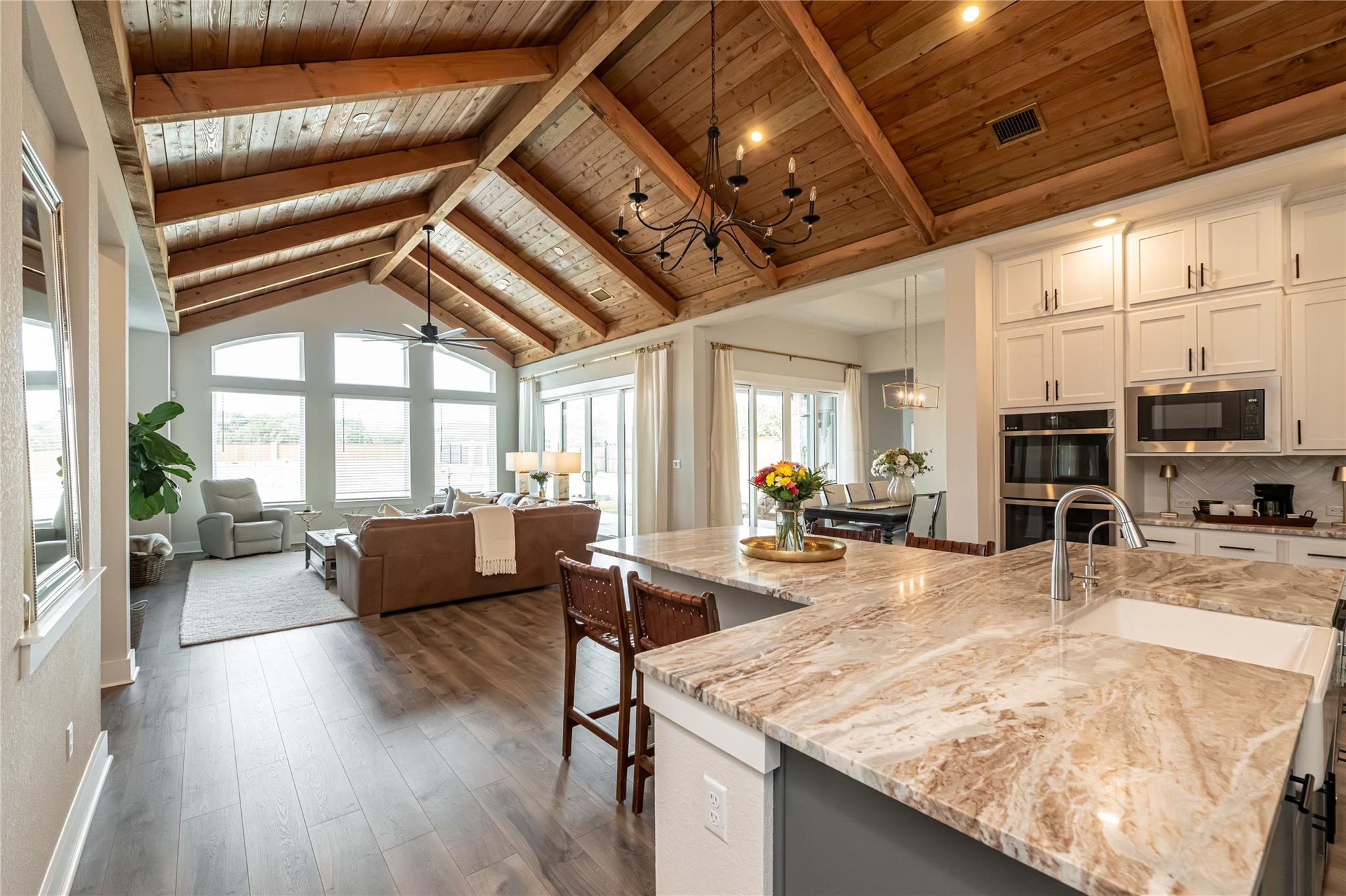 157 McNaughton Dr, Liberty Hill, TX 78642