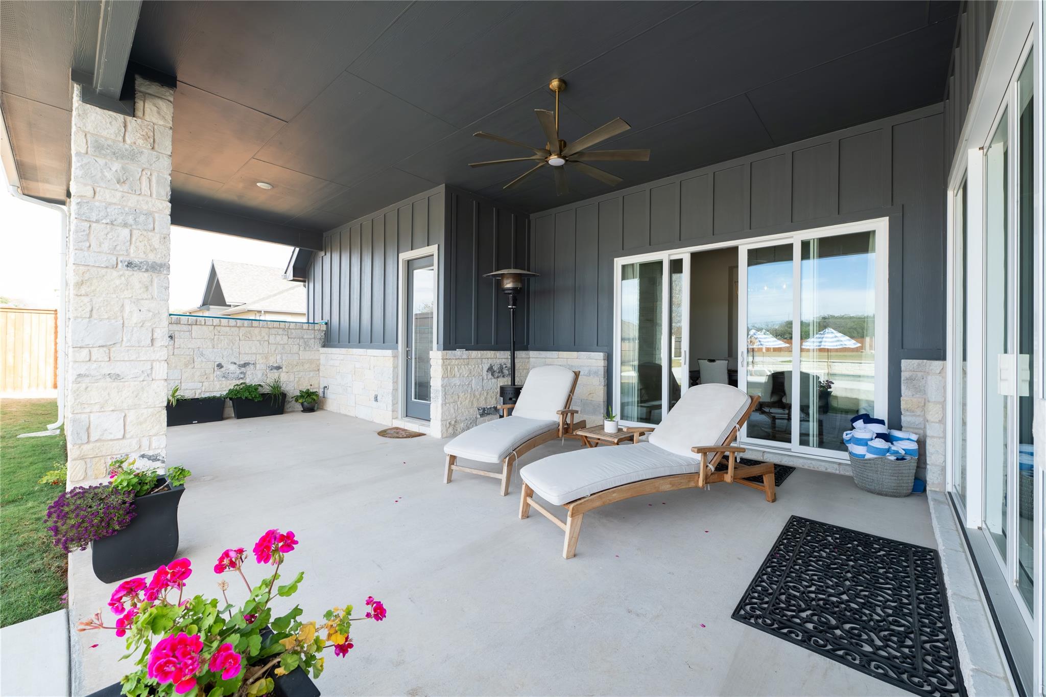 157 McNaughton Dr, Liberty Hill, TX 78642