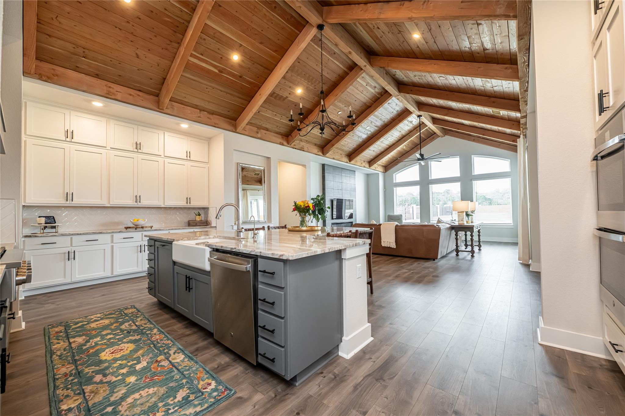 157 McNaughton Dr, Liberty Hill, TX 78642