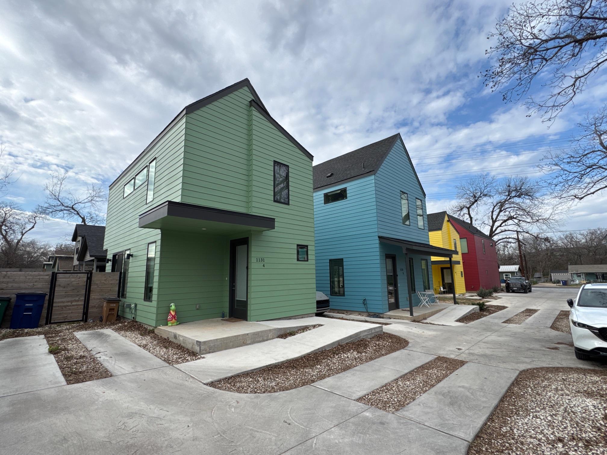 1131 Walton Ln # 4, Austin, TX 78721