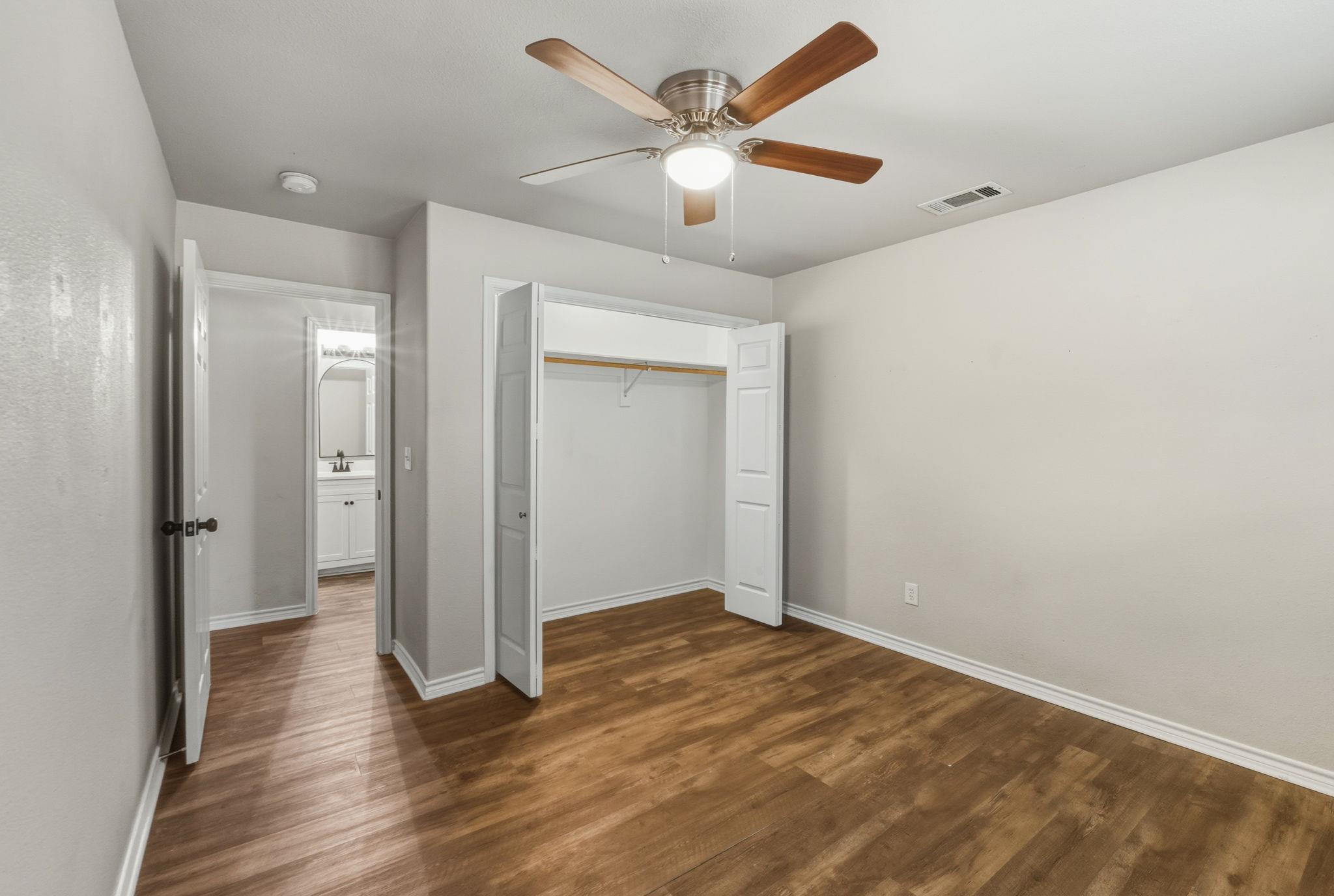 20808 Sandy Brown Ln, Webberville, TX 78621