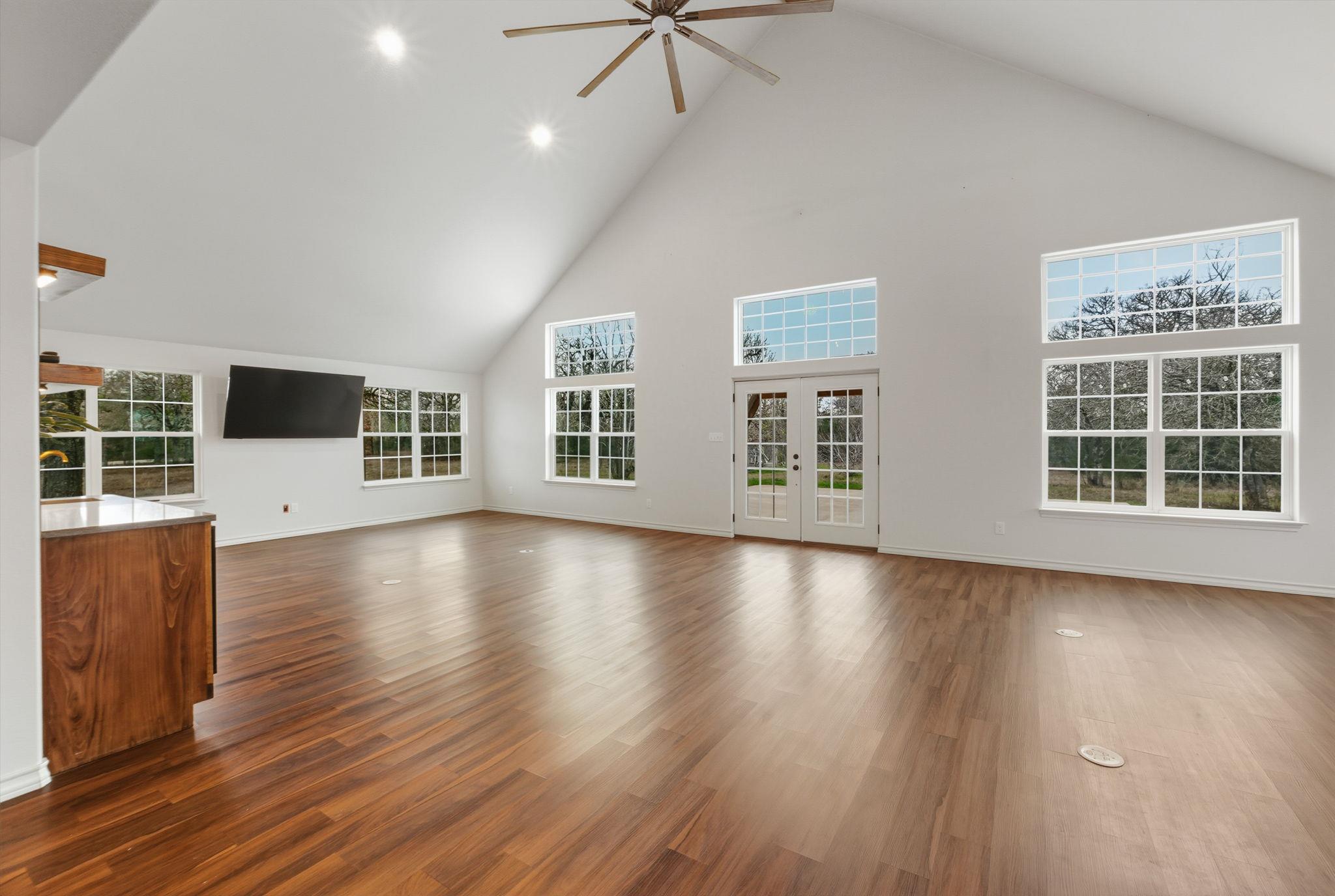 20808 Sandy Brown Ln, Webberville, TX 78621