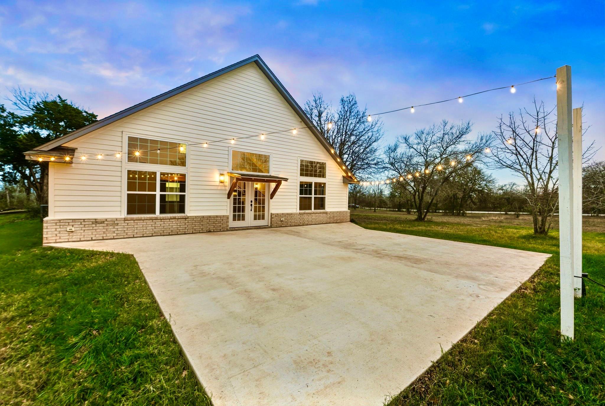 20808 Sandy Brown Ln, Webberville, TX 78621