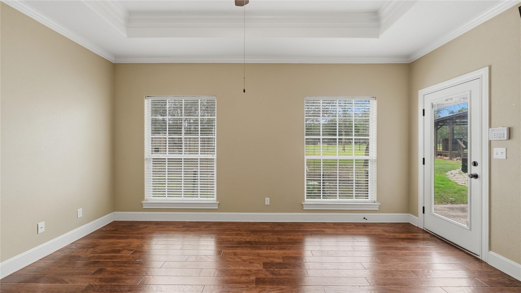 905 Mountain Dr, San Marcos, TX 78666