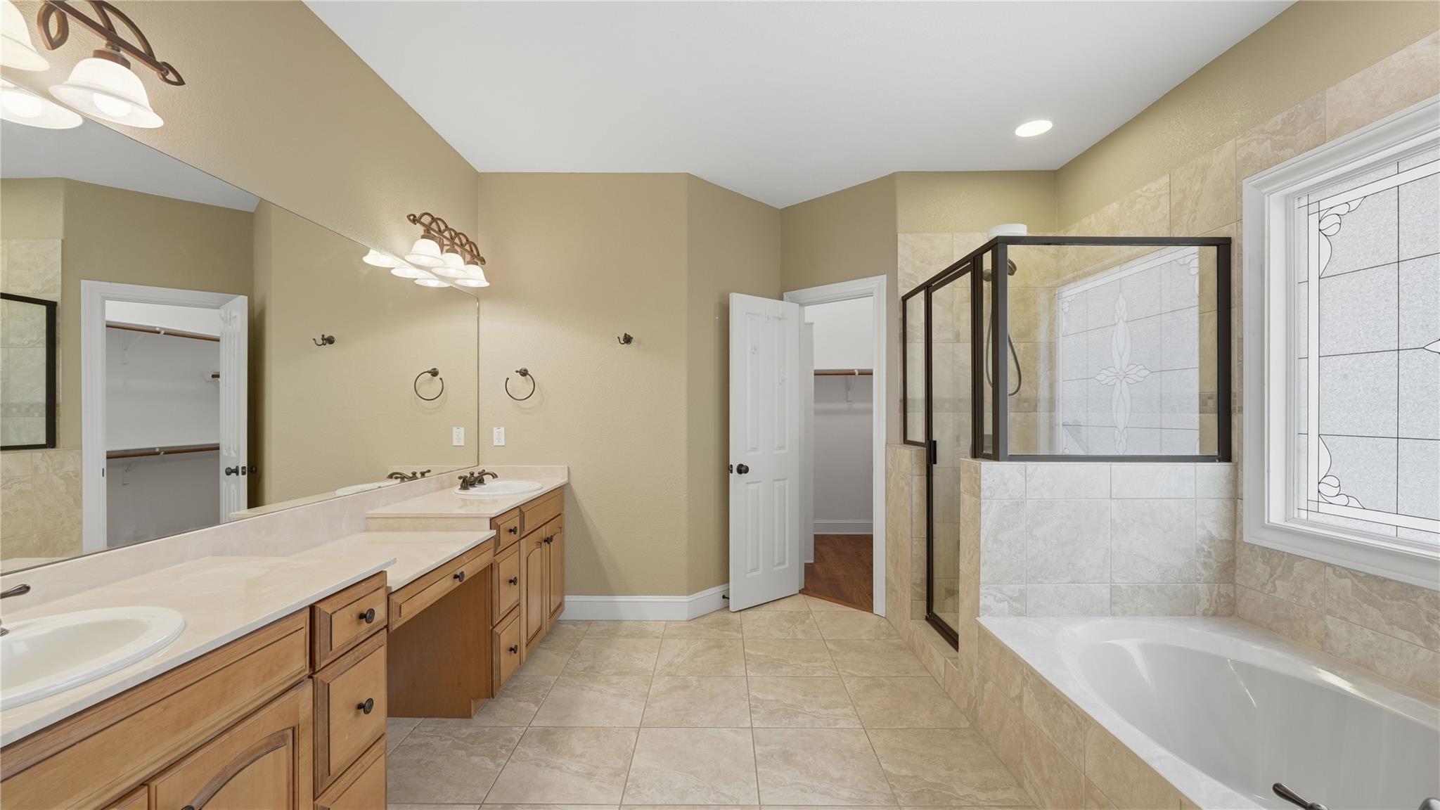 905 Mountain Dr, San Marcos, TX 78666