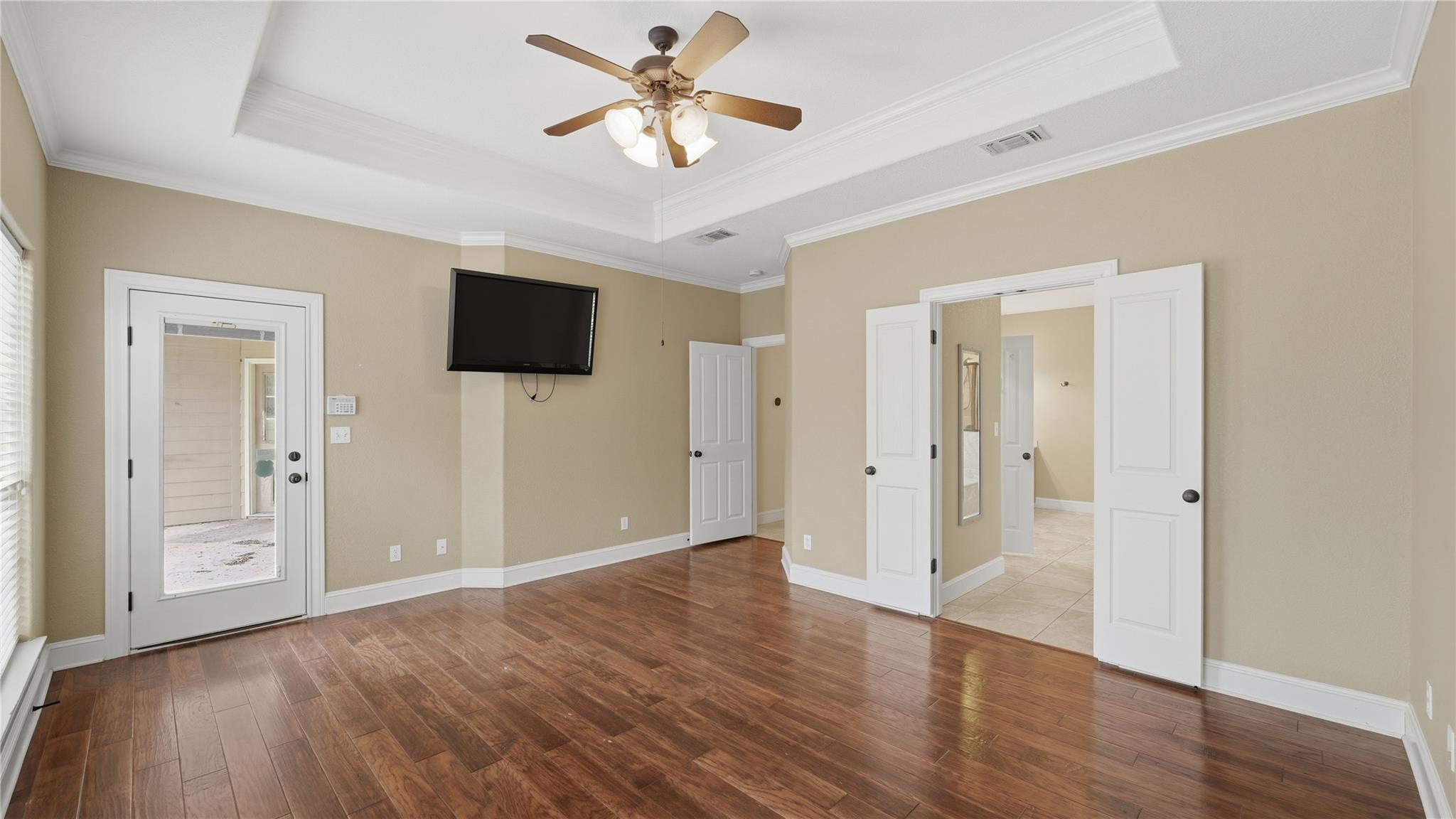 905 Mountain Dr, San Marcos, TX 78666