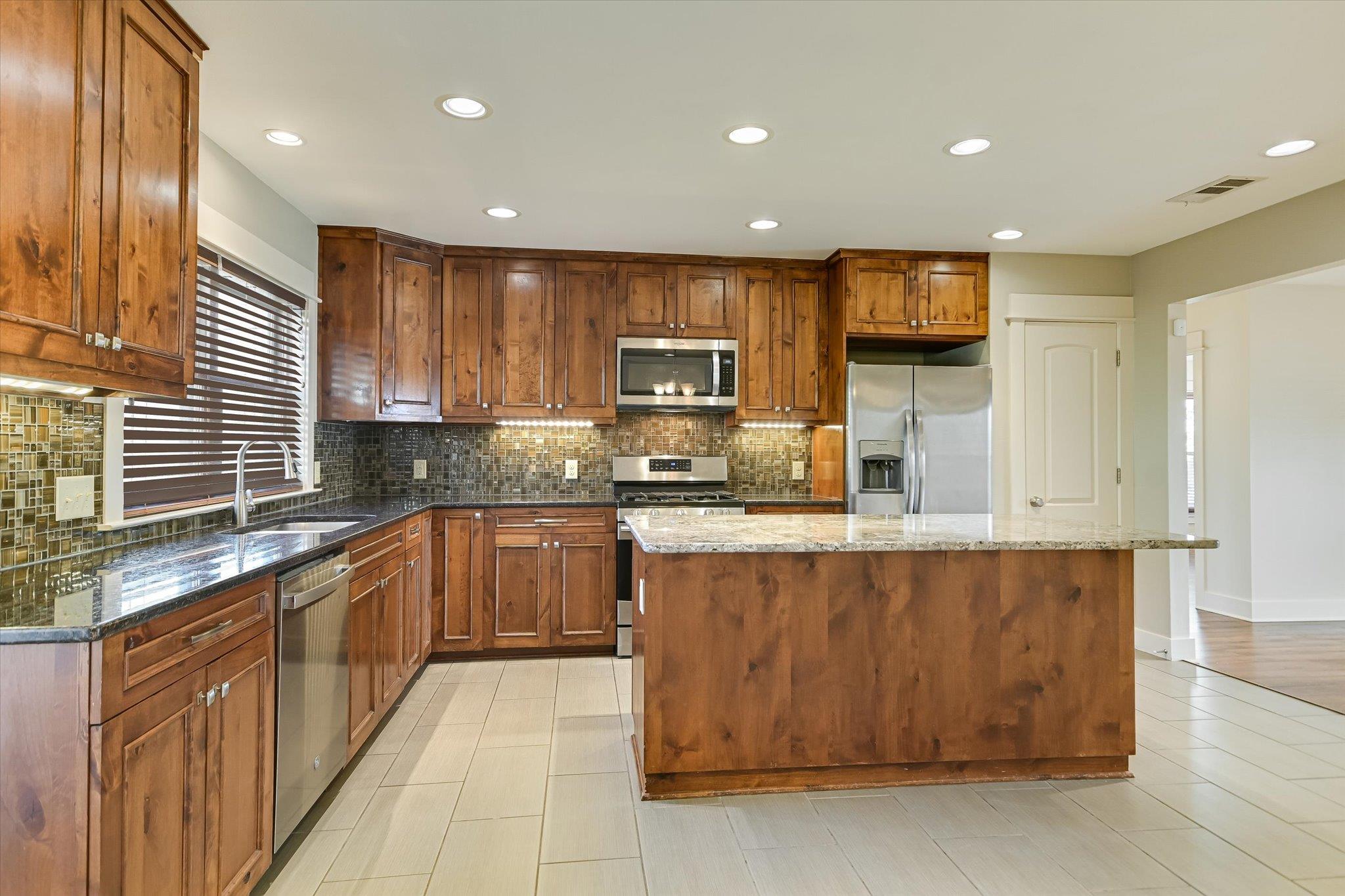 1300 Morgan Ln, Austin, TX 78704