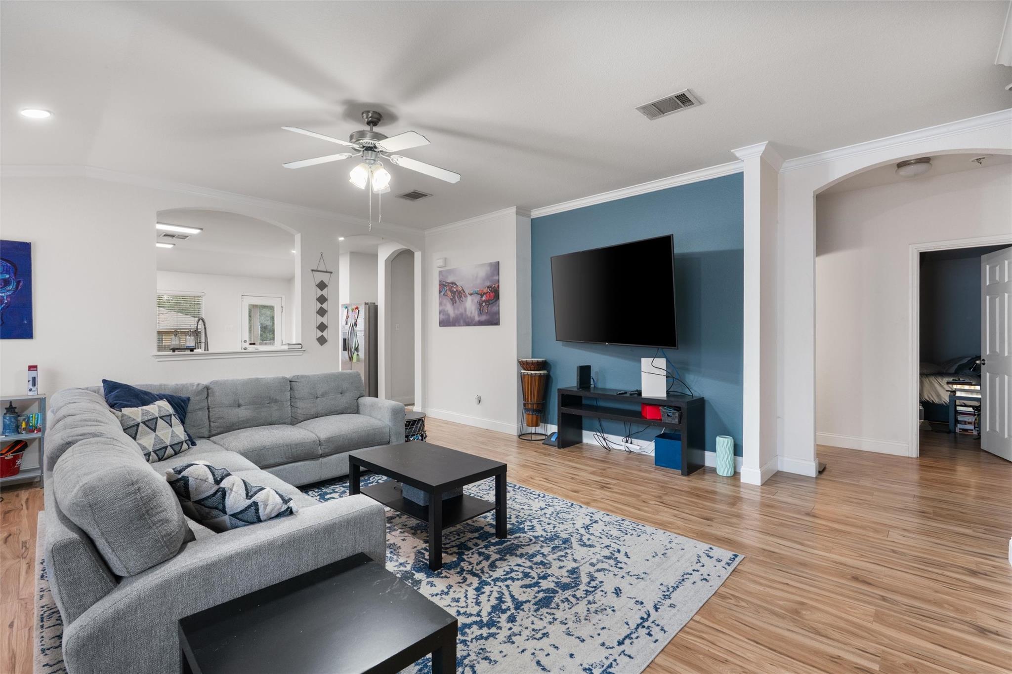 208 Banner Ave, Leander, TX 78641