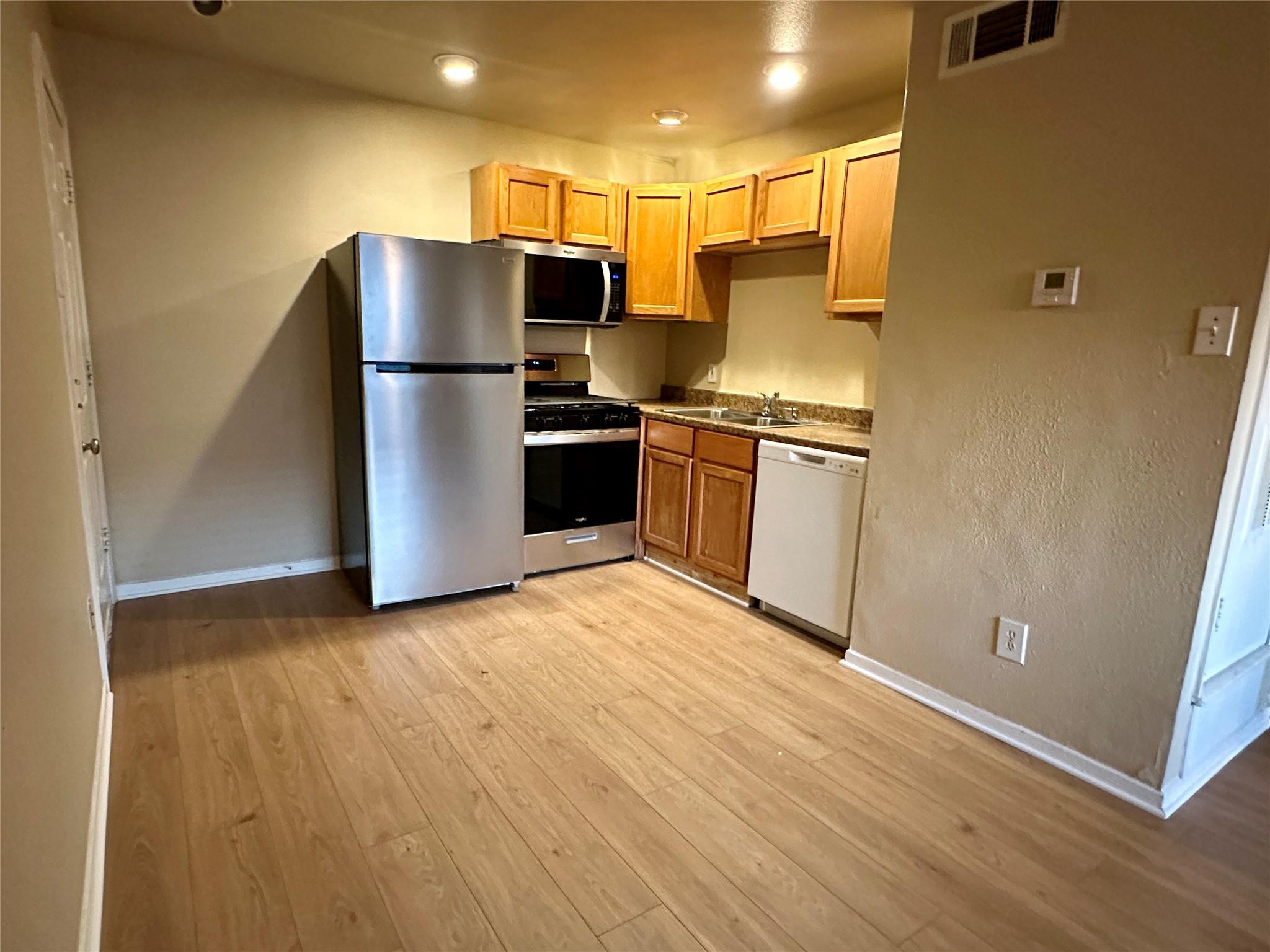 803 W 28th St # 106, Austin, TX 78705