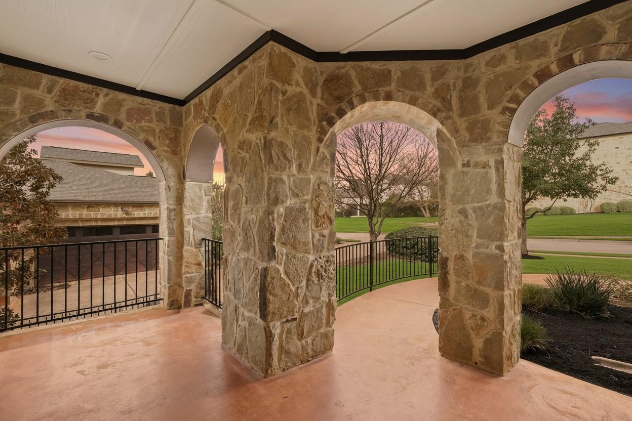 302 Duffy Ln, Lakeway, TX 78738