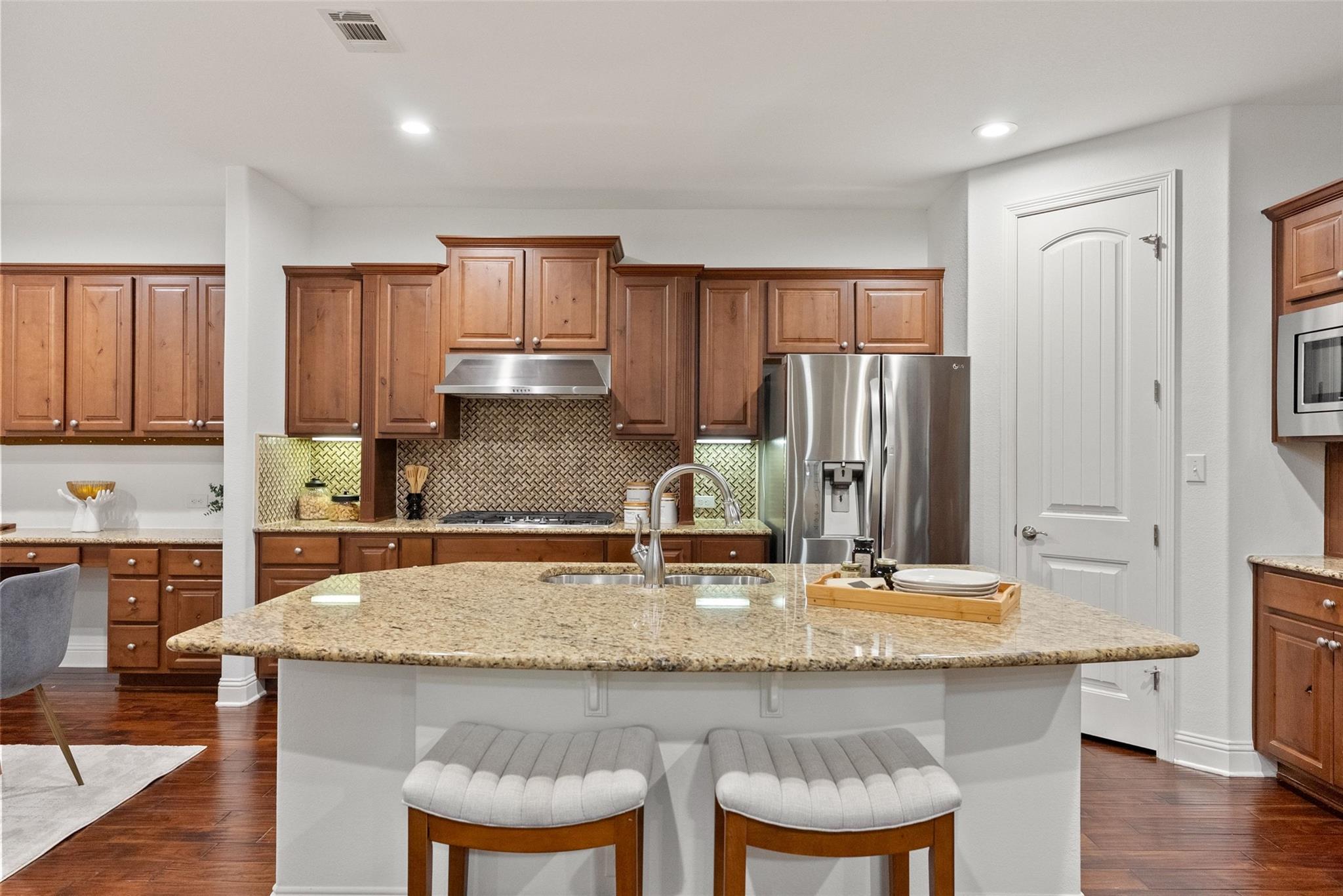 302 Duffy Ln, Lakeway, TX 78738