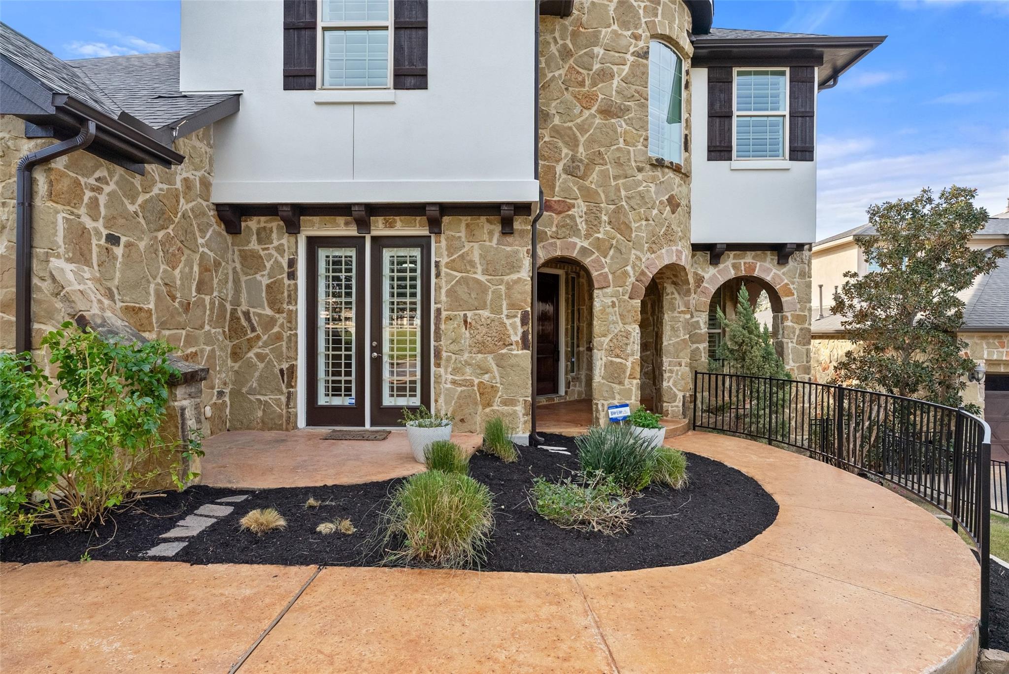 302 Duffy Ln, Lakeway, TX 78738