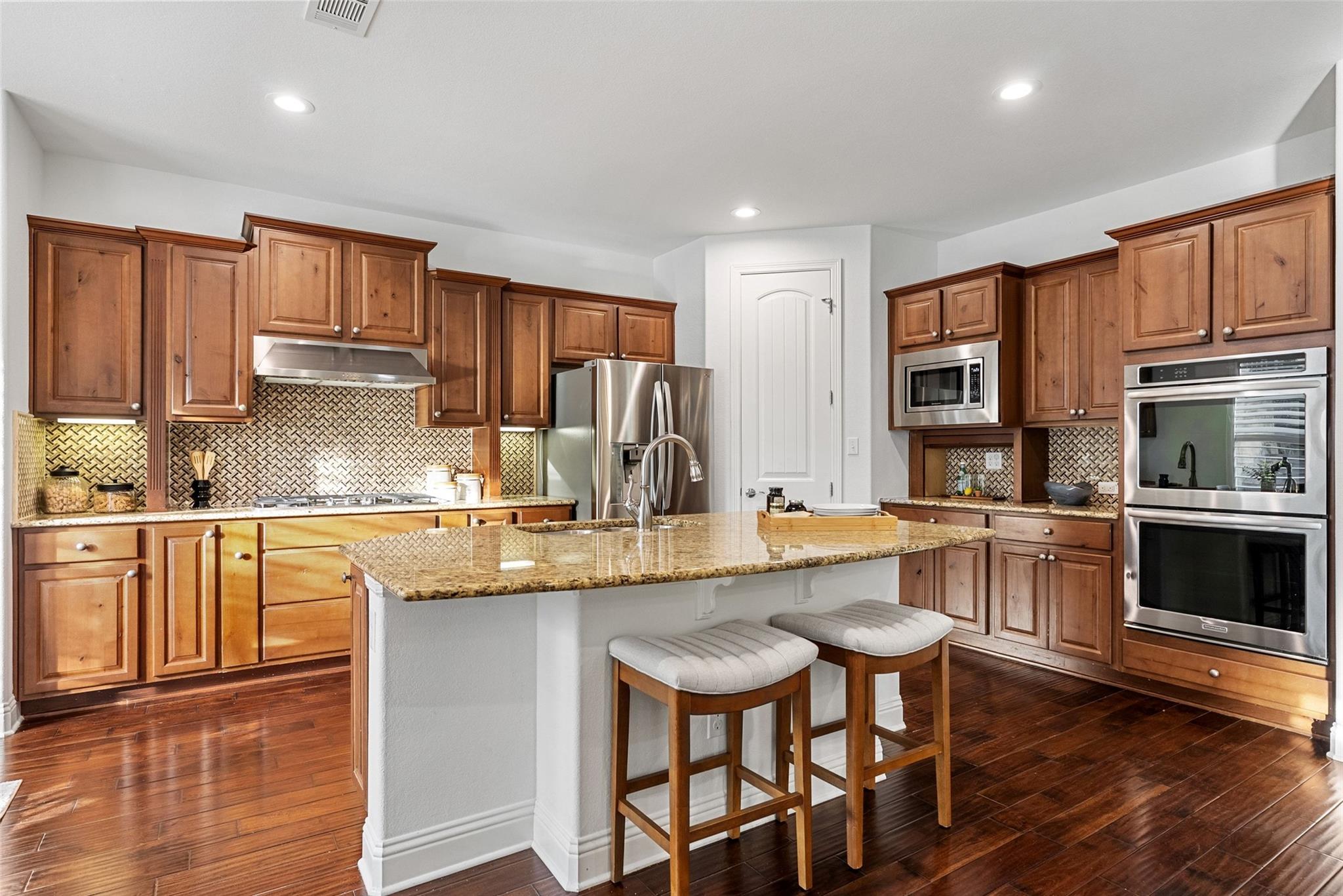 302 Duffy Ln, Lakeway, TX 78738