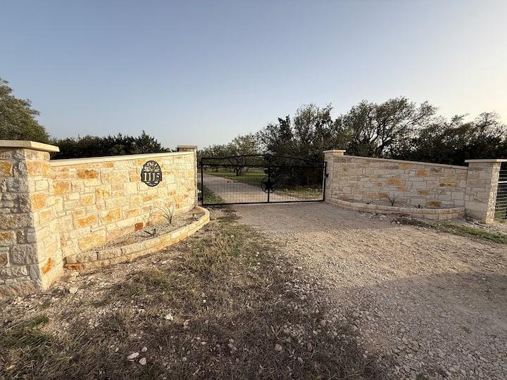 1115 County Road 220, Florence, TX 76527