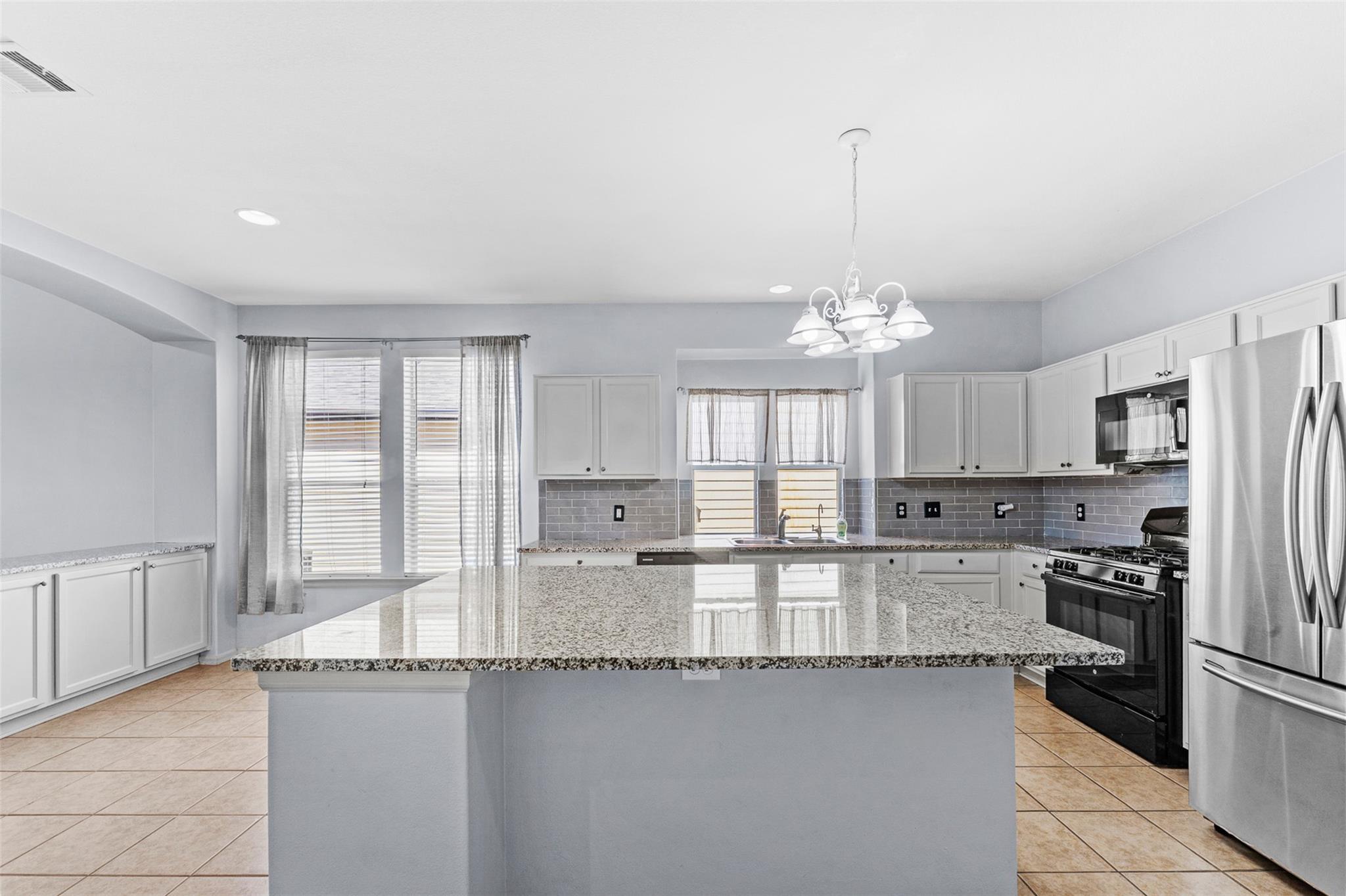 213 Newberry Trl, San Marcos, TX 78666