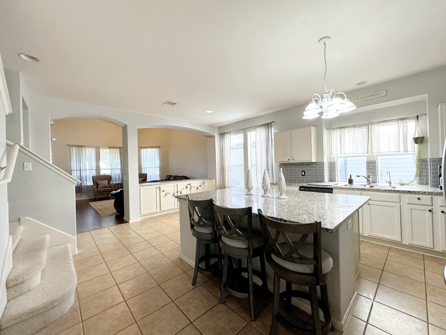 213 Newberry Trl, San Marcos, TX 78666