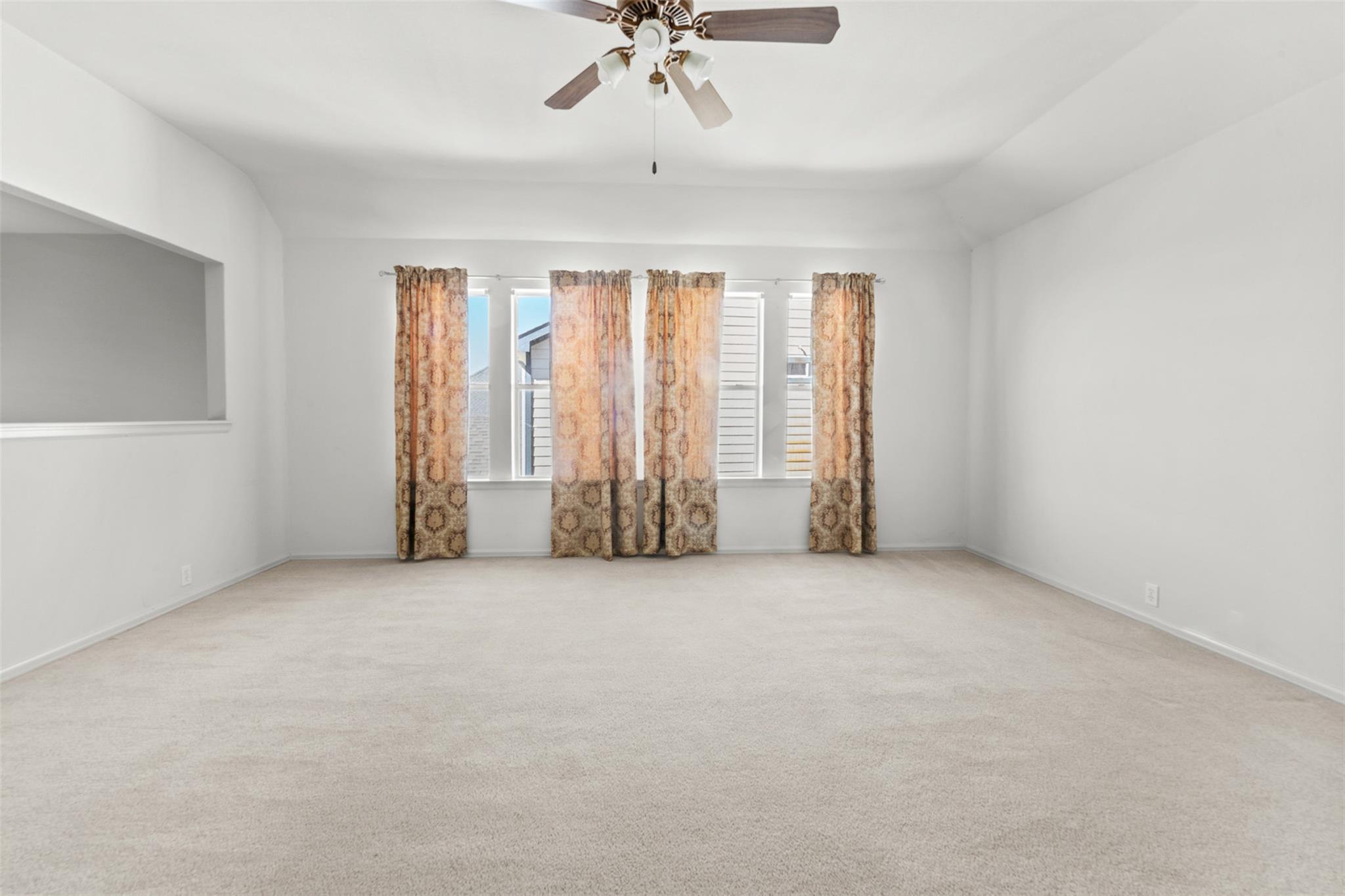 213 Newberry Trl, San Marcos, TX 78666