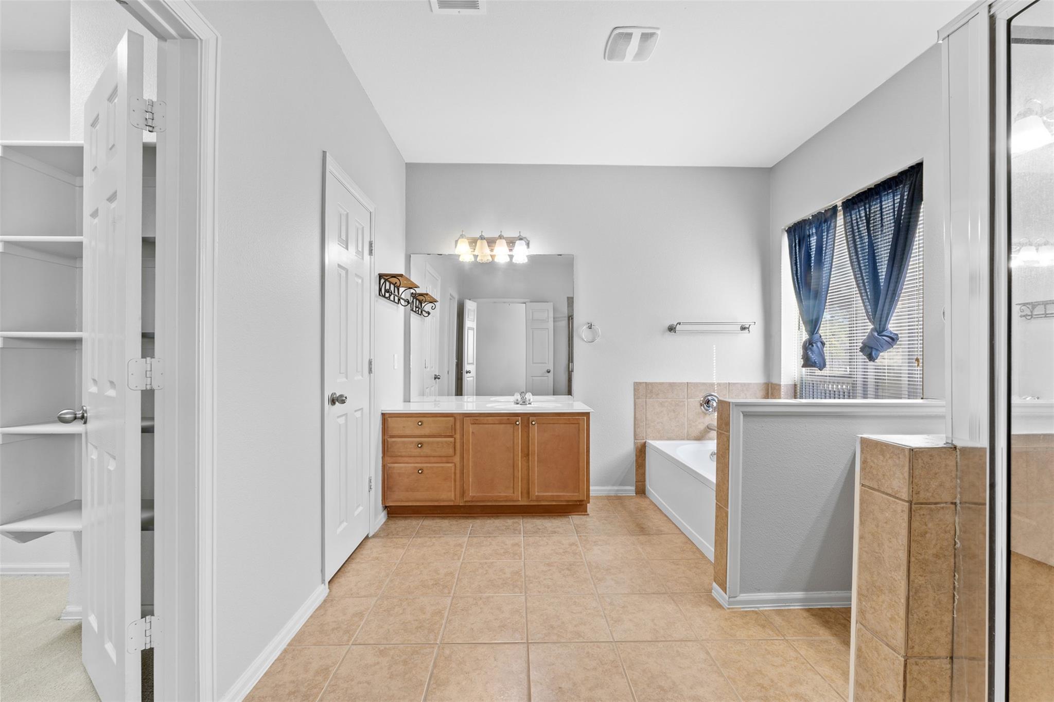 213 Newberry Trl, San Marcos, TX 78666