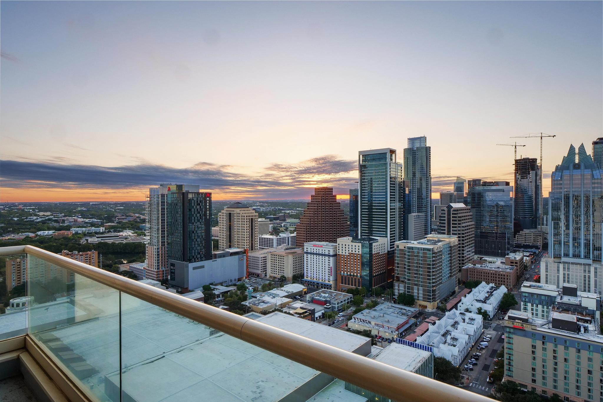 555 E 5th St # 3022, Austin, TX 78701