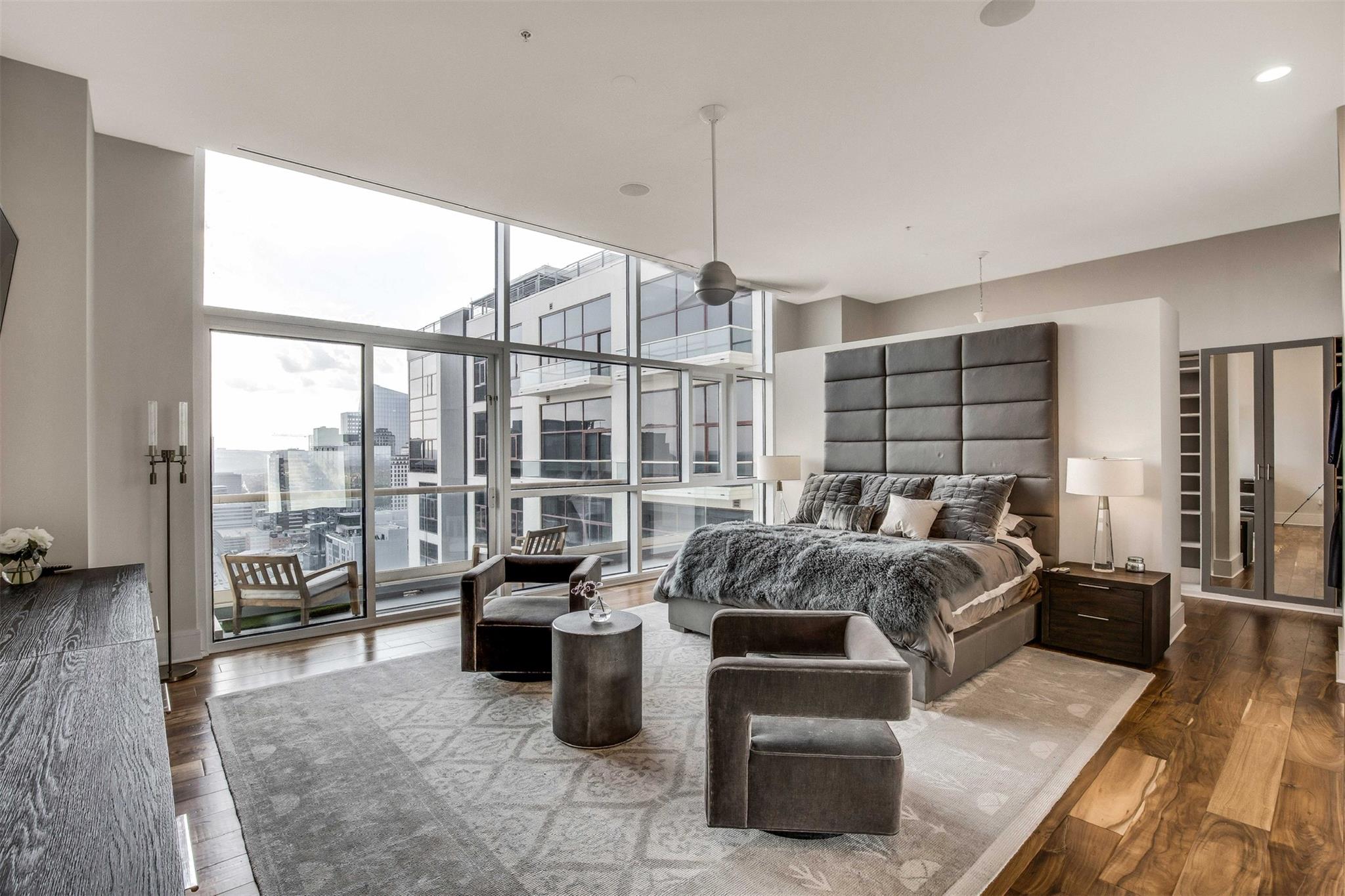 555 E 5th St # 3022, Austin, TX 78701