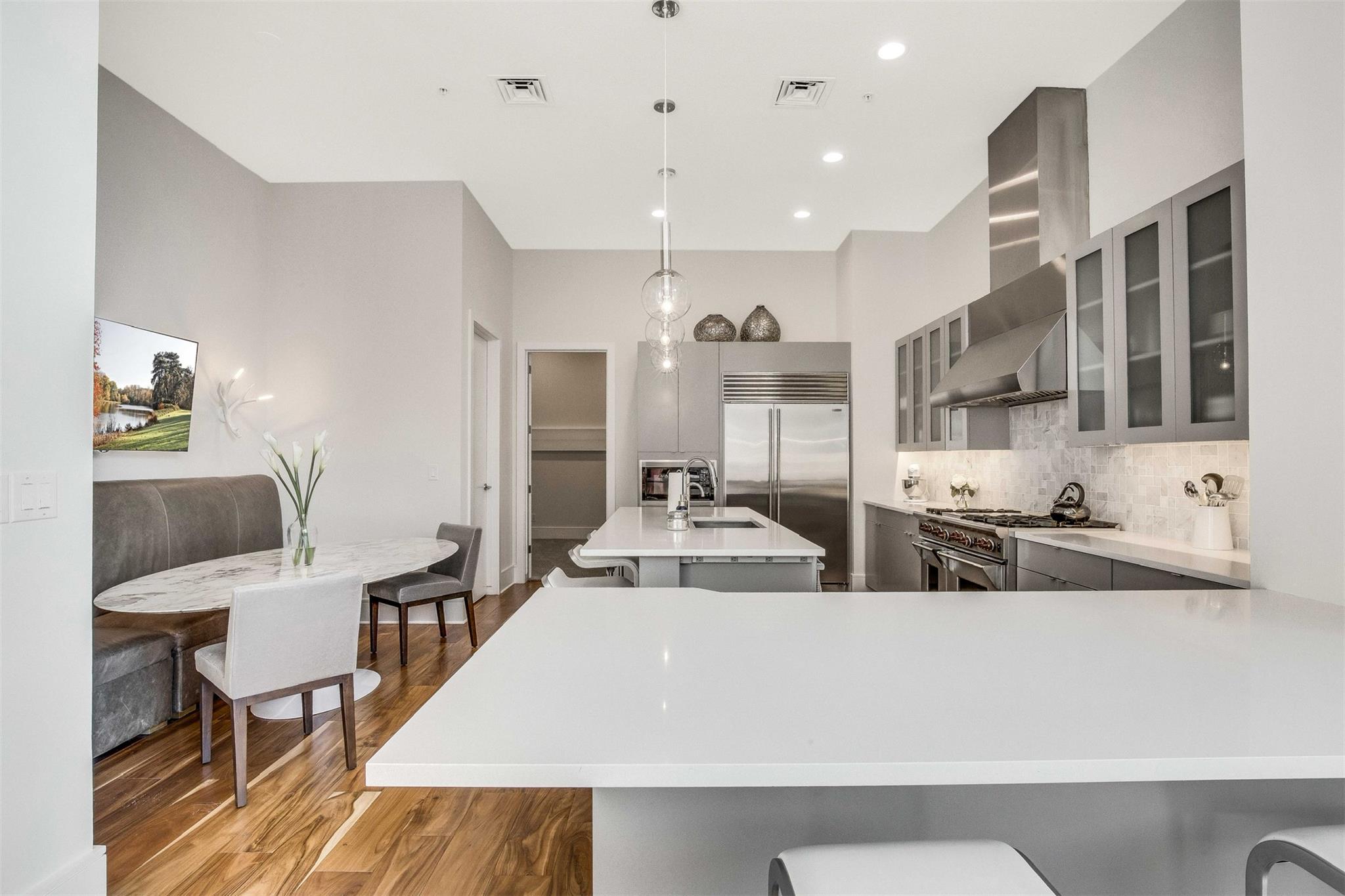 555 E 5th St # 3022, Austin, TX 78701