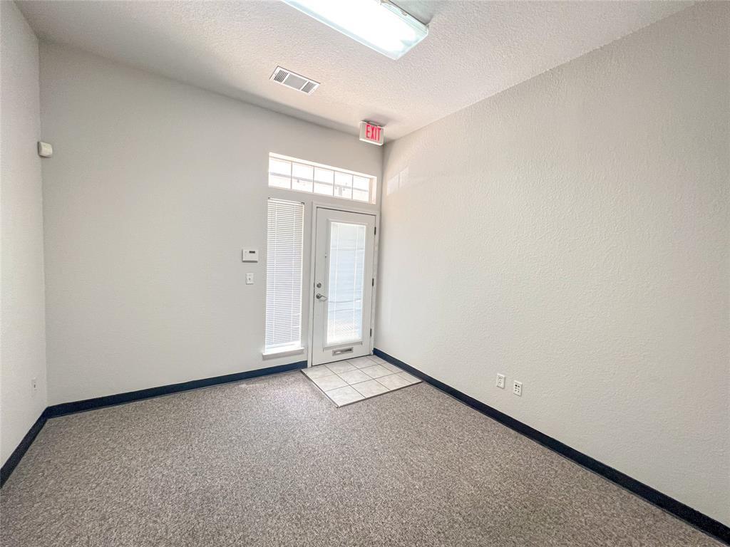 595 ROUND ROCK WEST Dr # 304, Round Rock, TX 78681