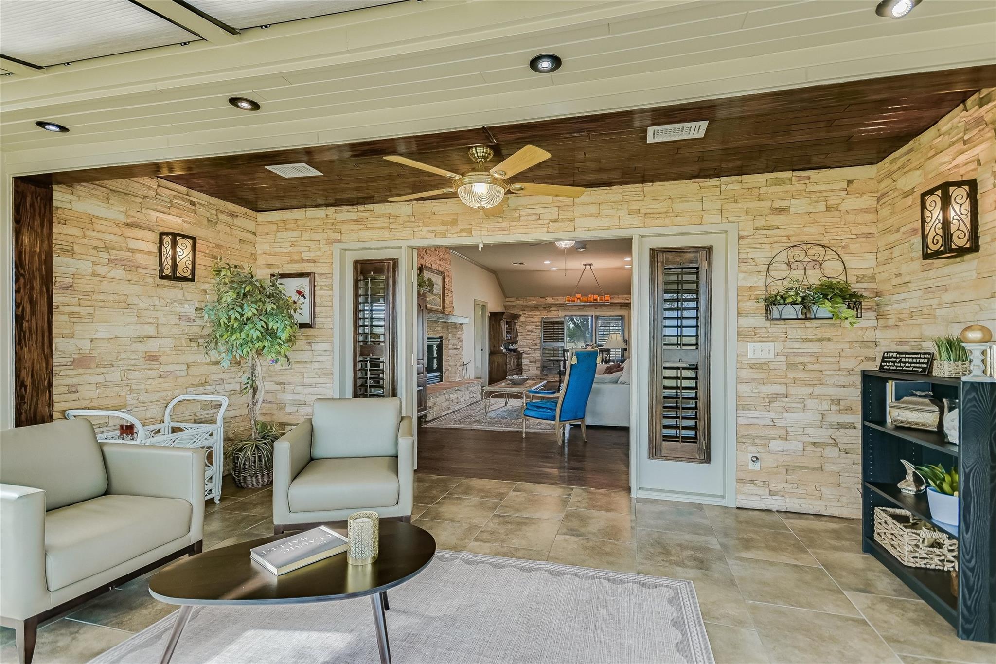 1700 Plum Ln, Brenham, TX 77833