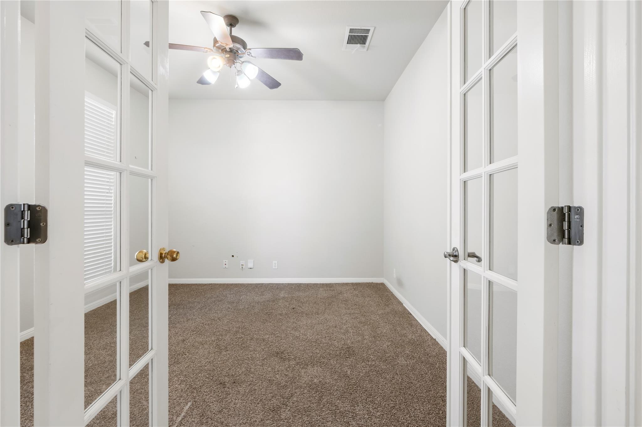 3807 Links Ln, Round Rock, TX 78664