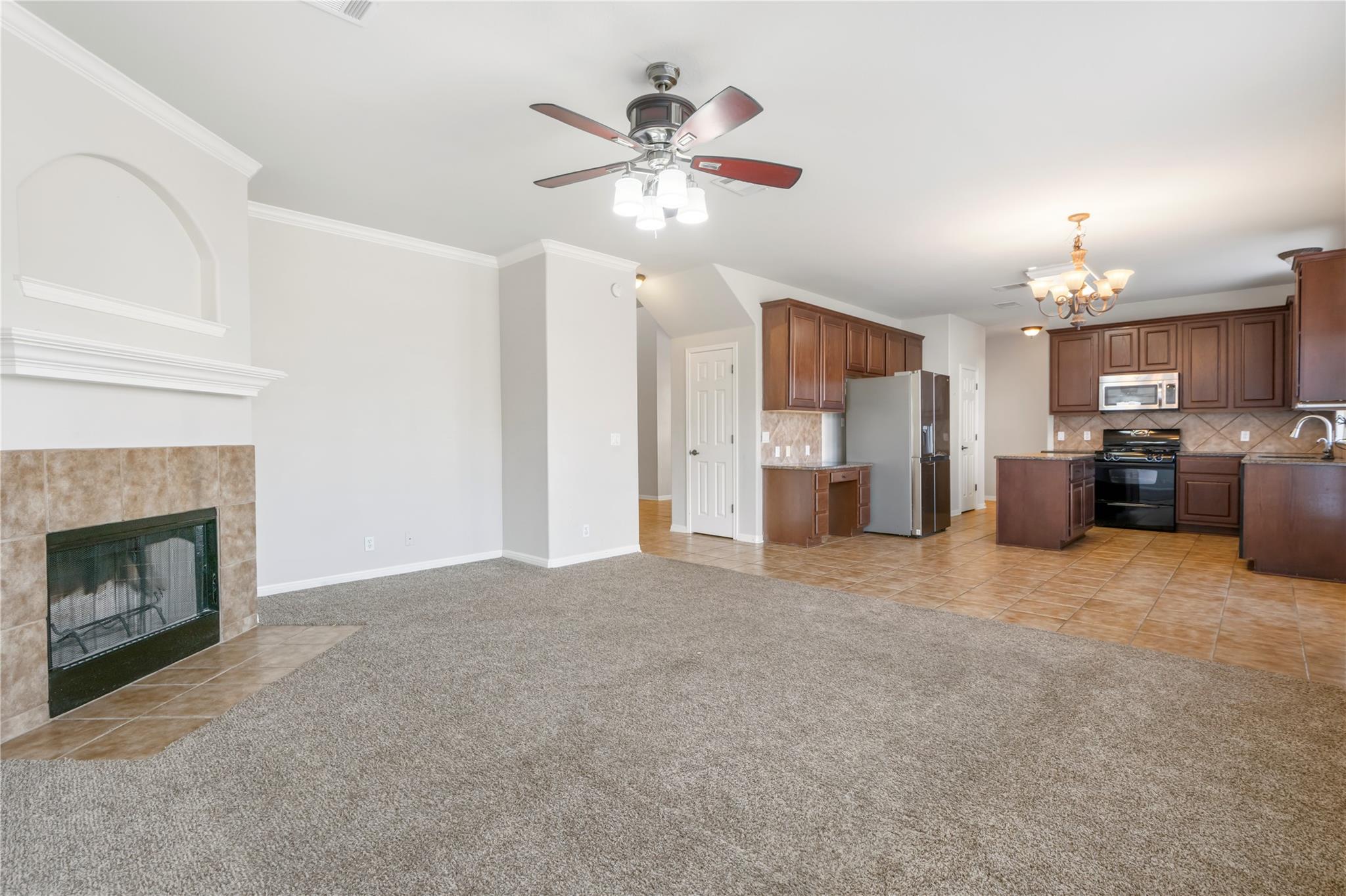 3807 Links Ln, Round Rock, TX 78664