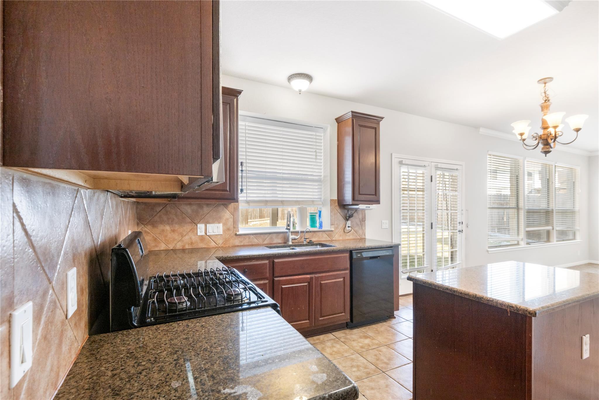 3807 Links Ln, Round Rock, TX 78664