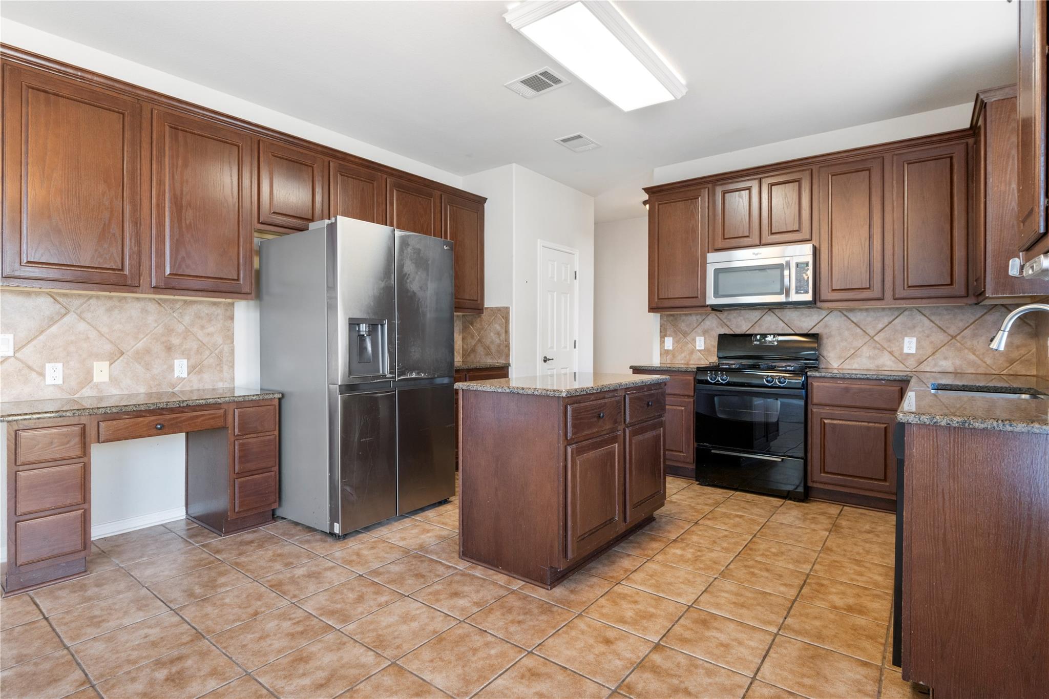 3807 Links Ln, Round Rock, TX 78664