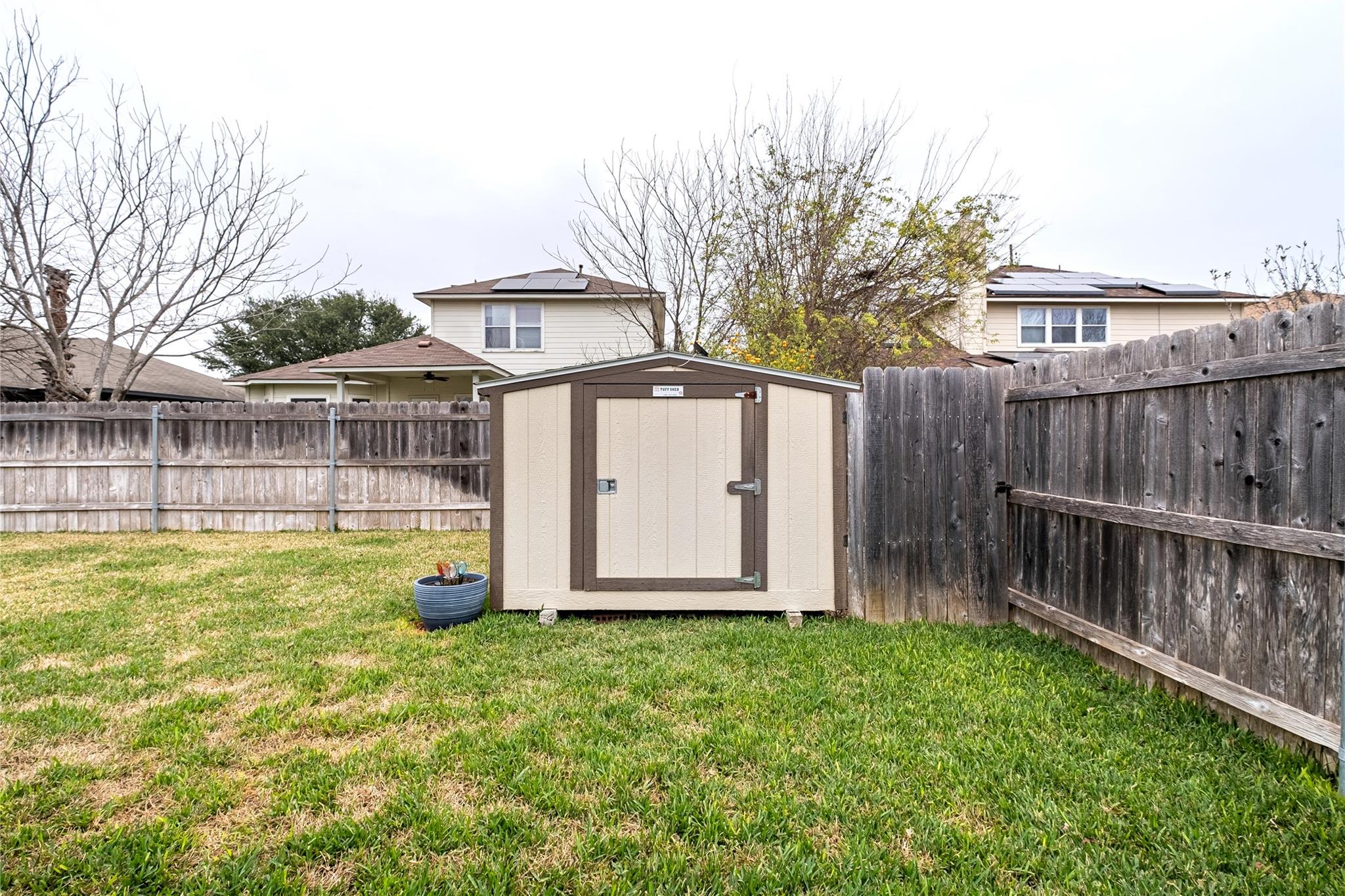 1214 Utopia Ln, Hutto, TX 78634