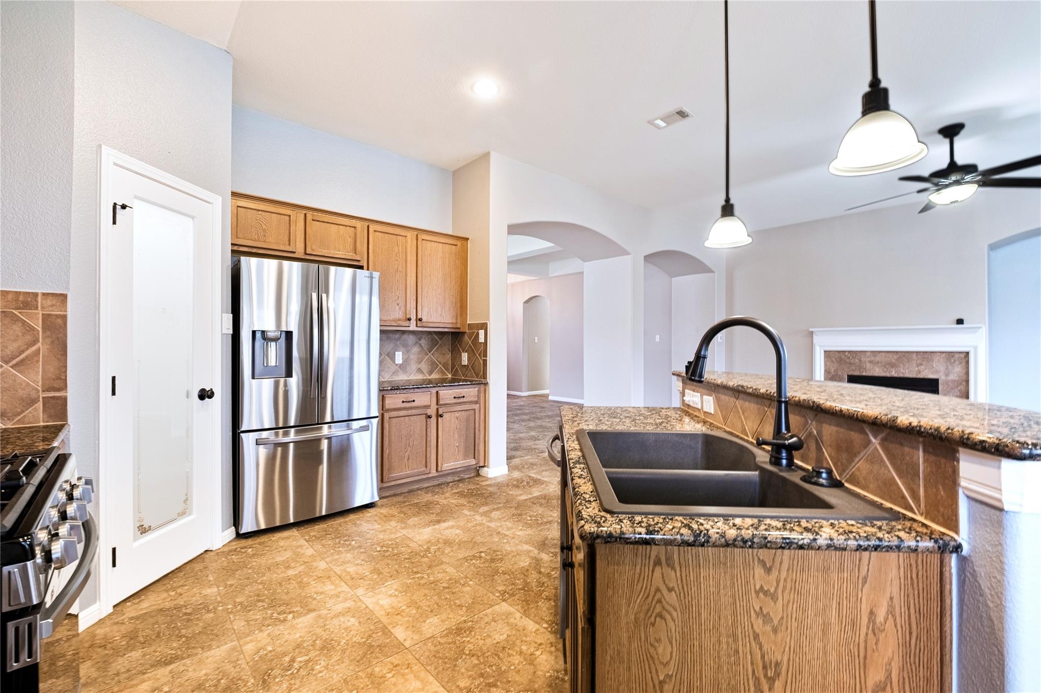 1214 Utopia Ln, Hutto, TX 78634