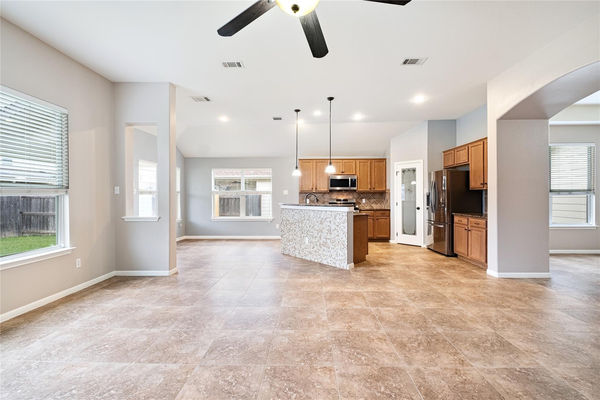 1214 Utopia Ln, Hutto, TX 78634