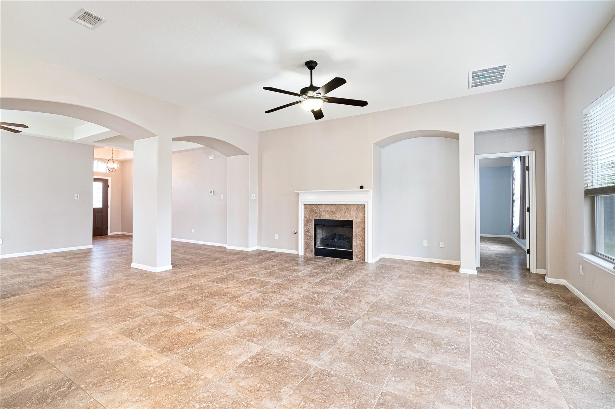 1214 Utopia Ln, Hutto, TX 78634