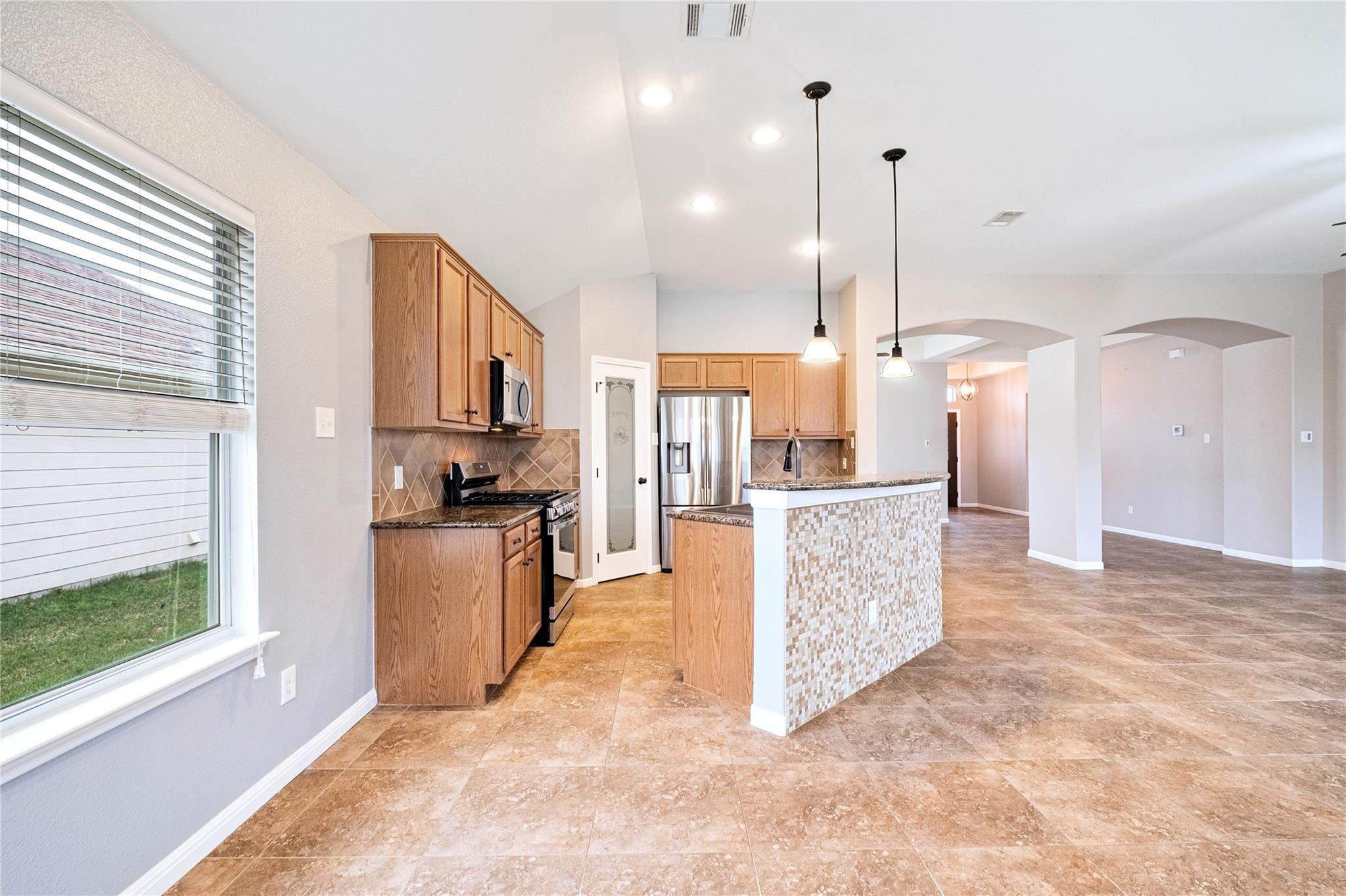 1214 Utopia Ln, Hutto, TX 78634