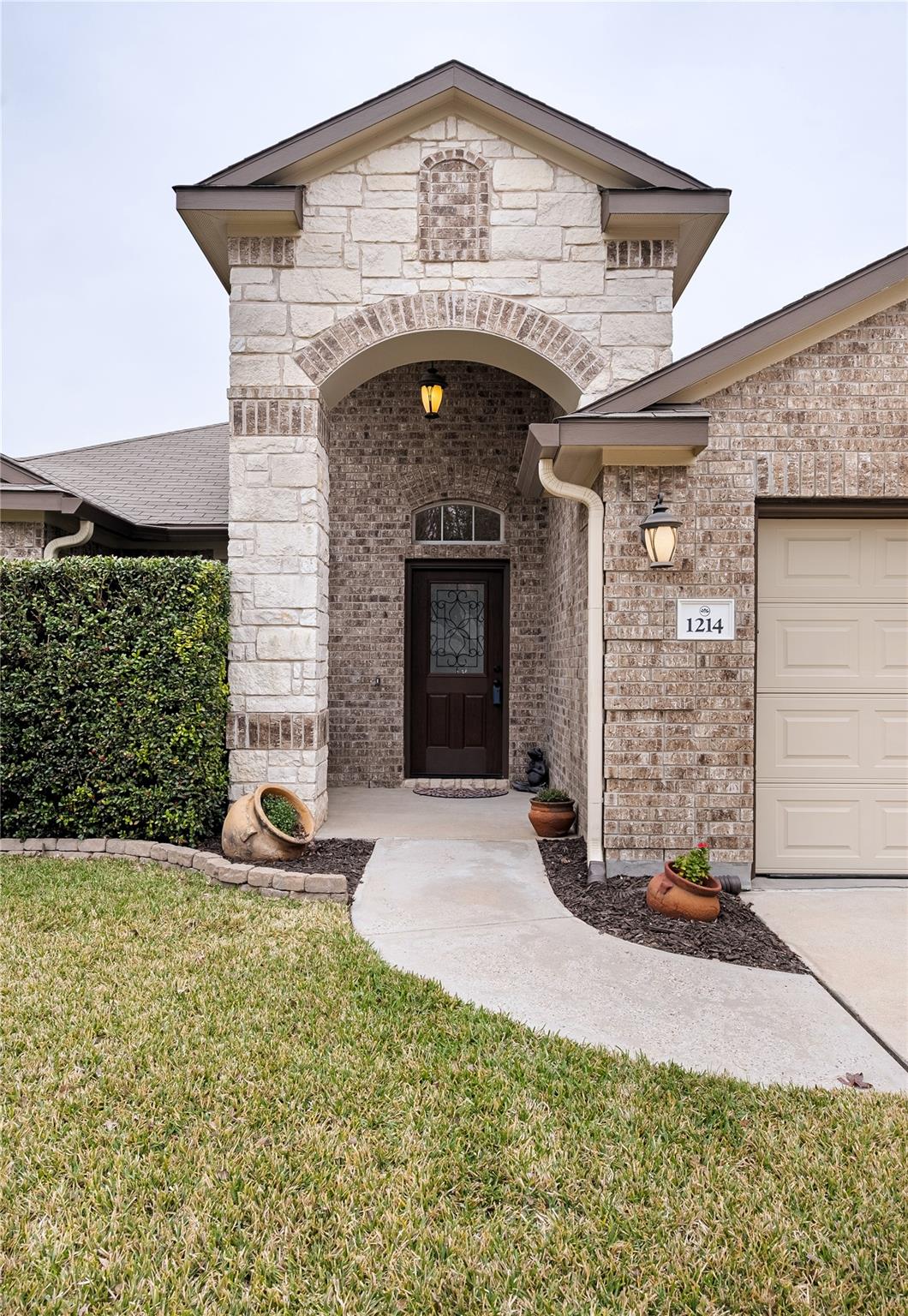 1214 Utopia Ln, Hutto, TX 78634