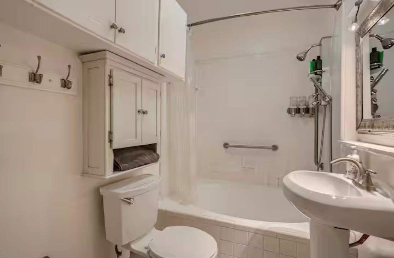 8605 Rock wood Ln # B, Austin, TX 78757