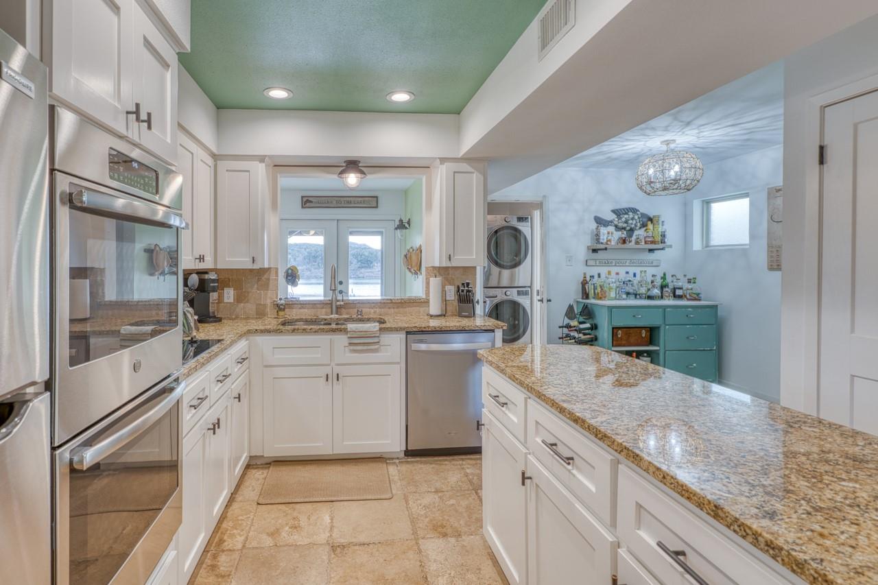 4118 River Oaks Dr, Kingsland, TX 78639