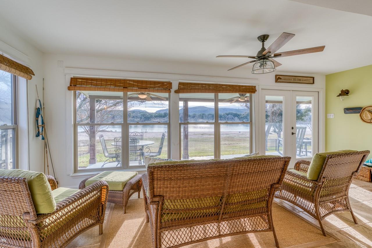 4118 River Oaks Dr, Kingsland, TX 78639