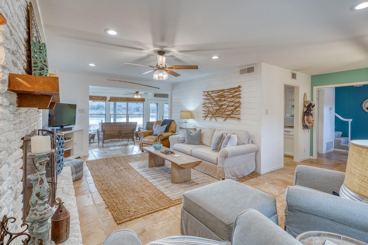 4118 River Oaks Dr, Kingsland, TX 78639