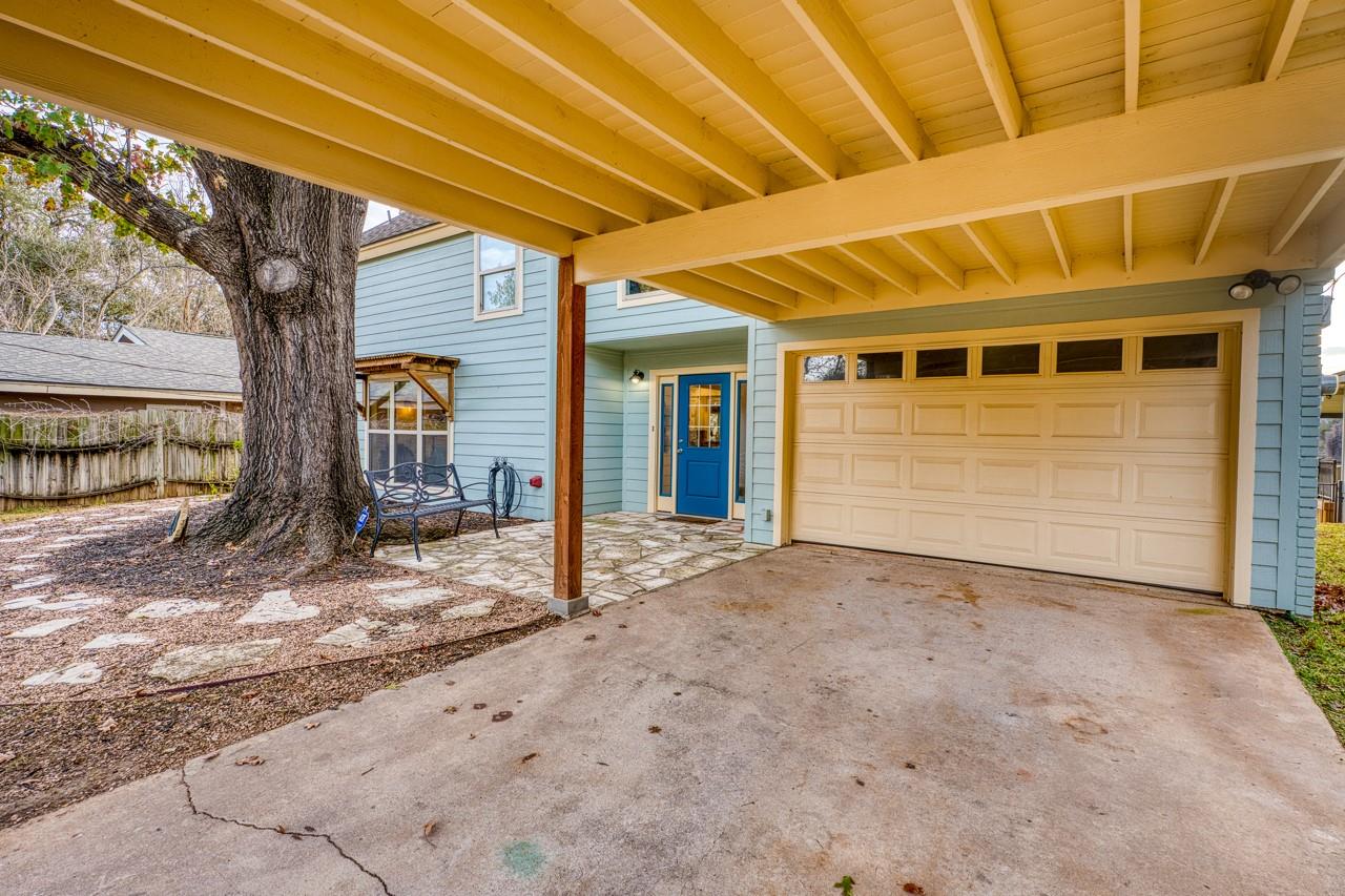 4118 River Oaks Dr, Kingsland, TX 78639