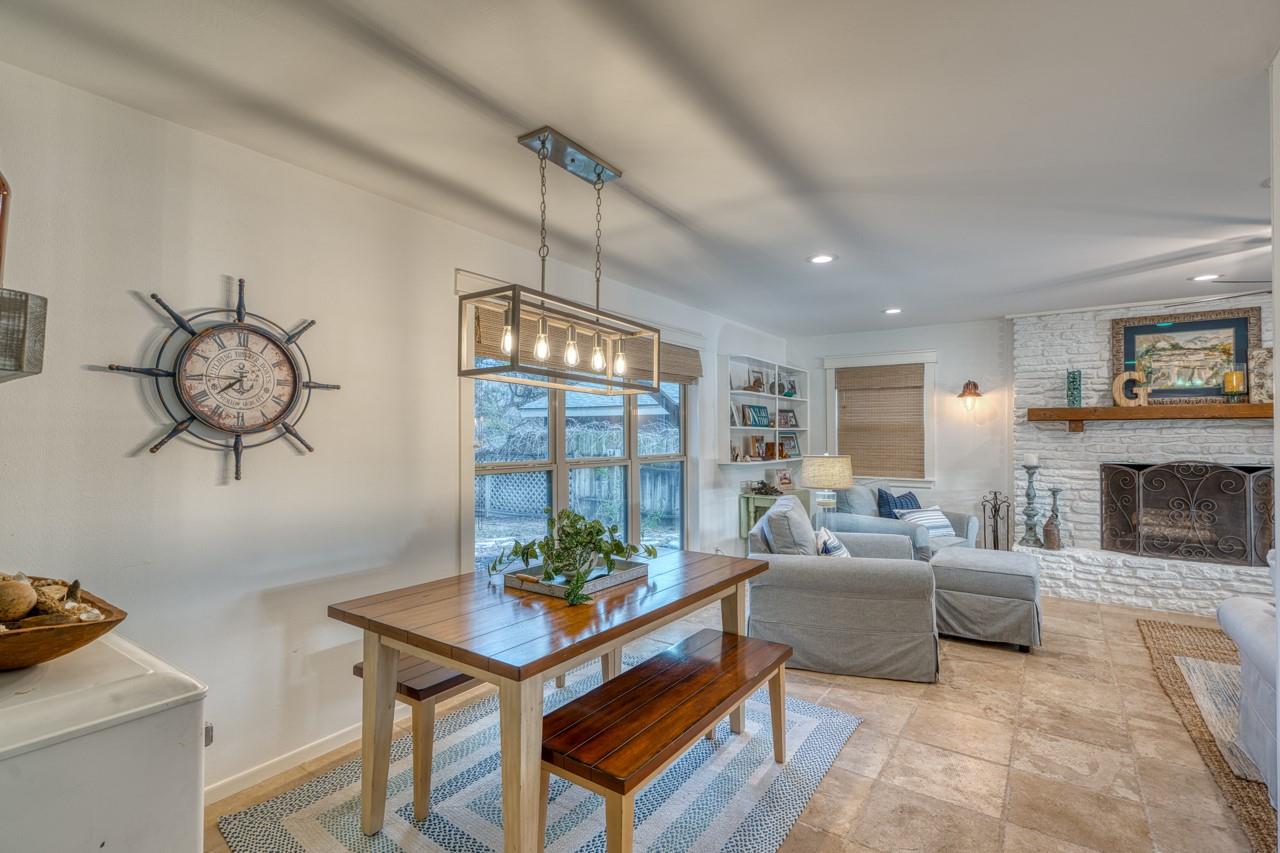 4118 River Oaks Dr, Kingsland, TX 78639