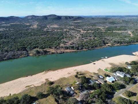 4118 River Oaks Dr, Kingsland, TX 78639