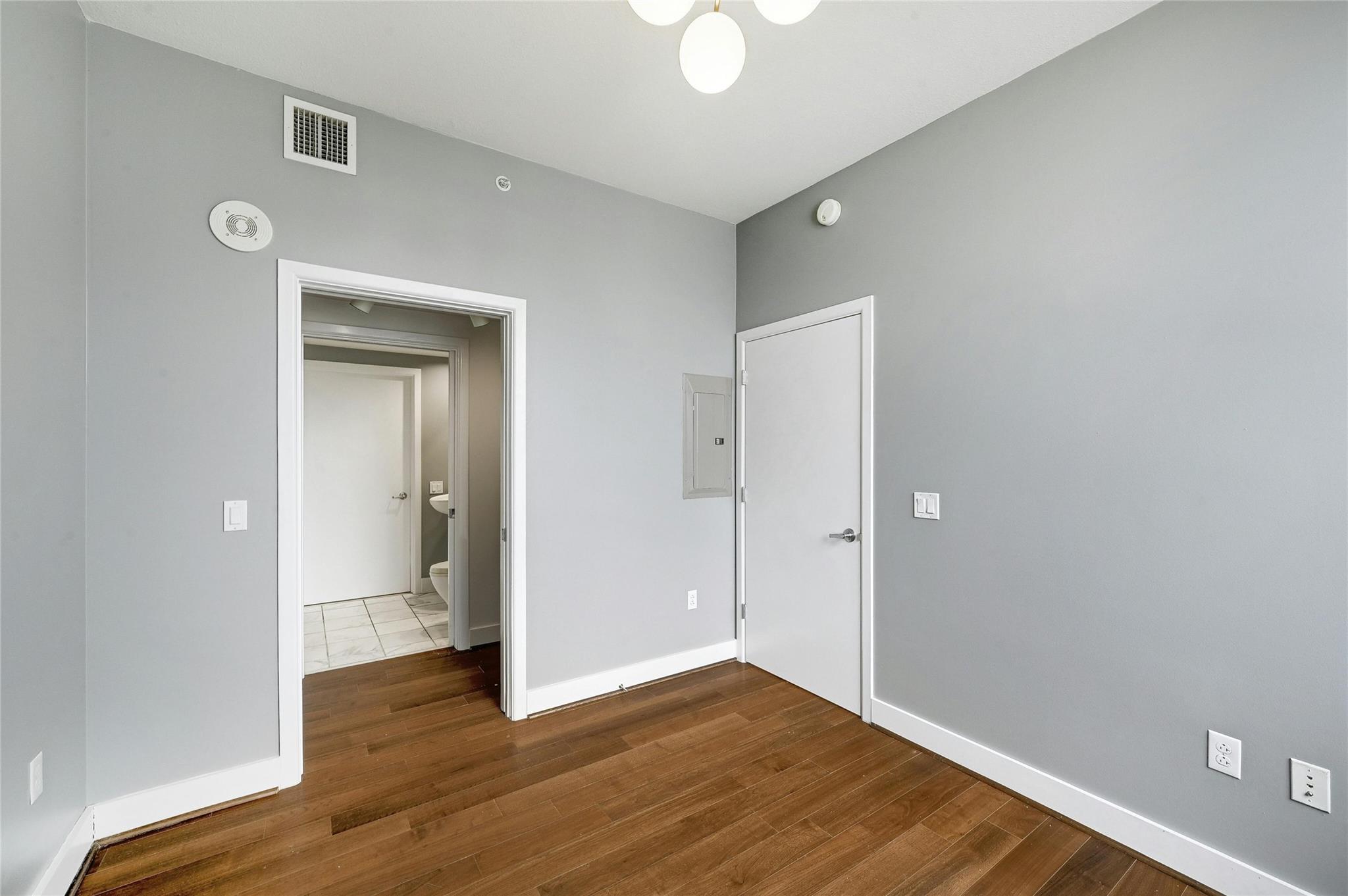 300 Bowie St # 2301, Austin, TX 78703