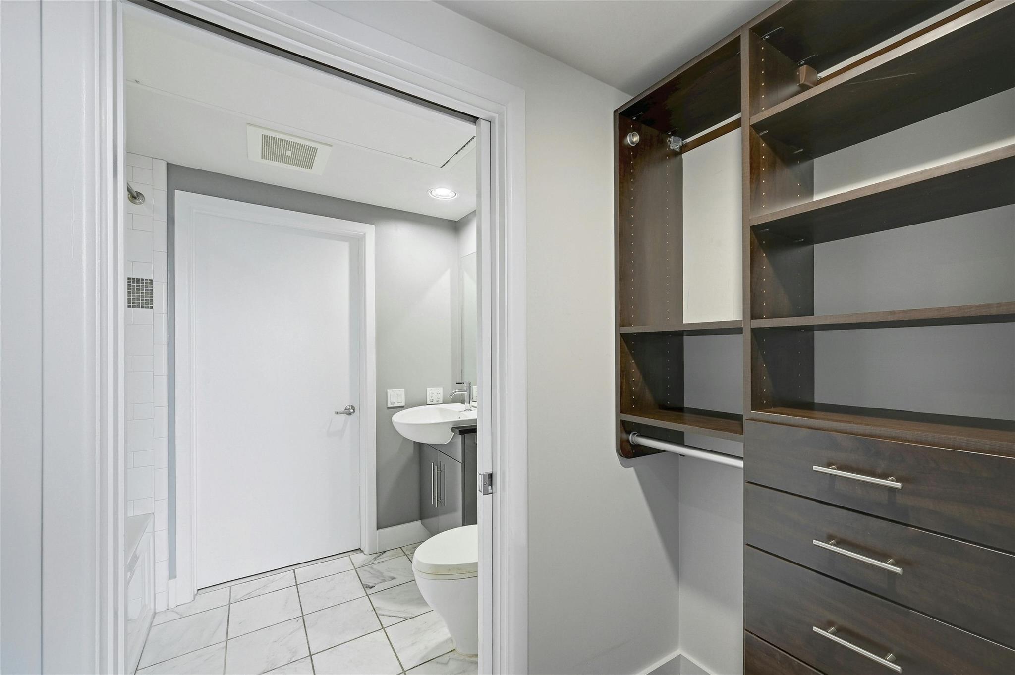 300 Bowie St # 2301, Austin, TX 78703