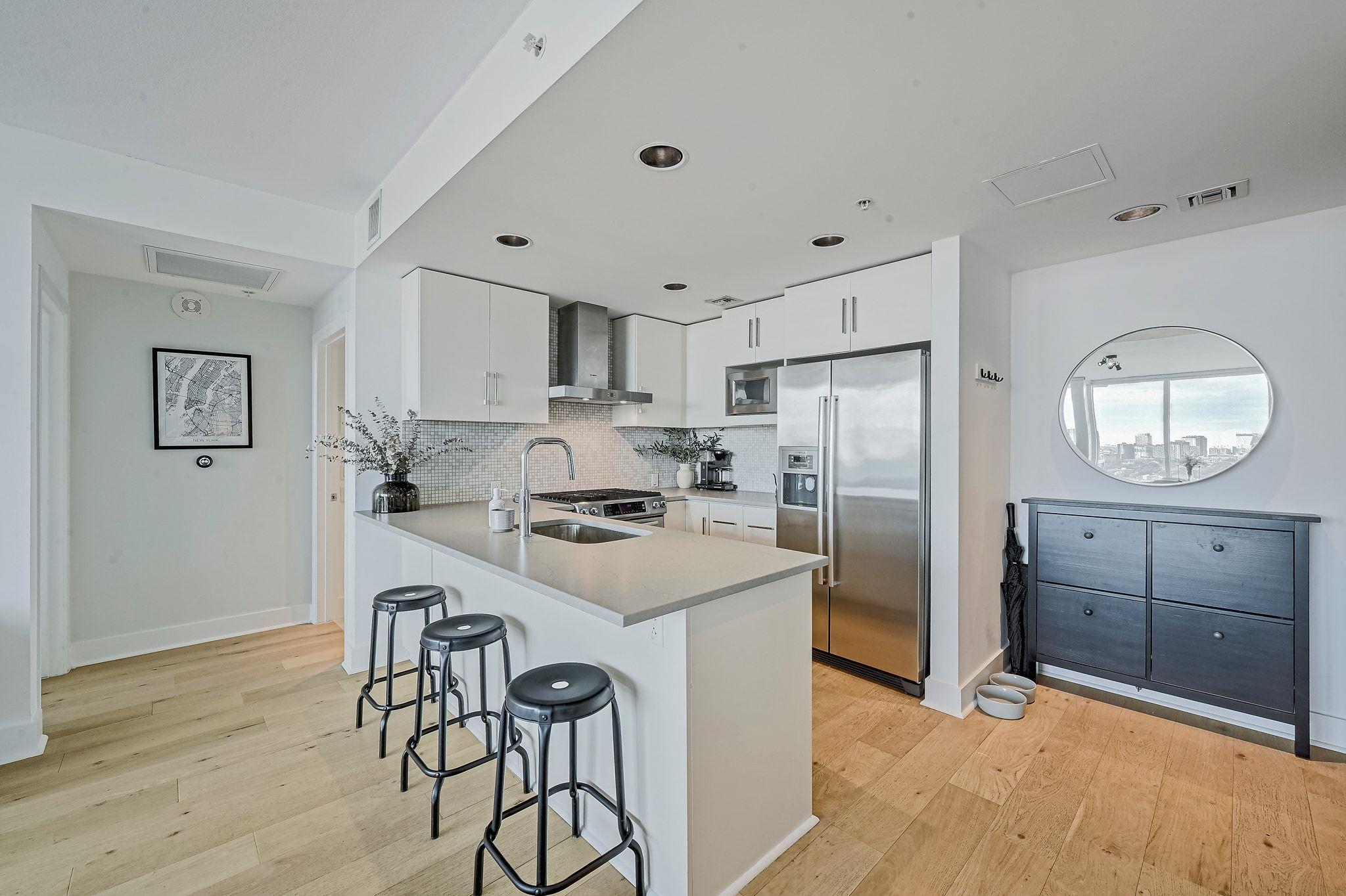 300 Bowie St # 2706, Austin, TX 78703