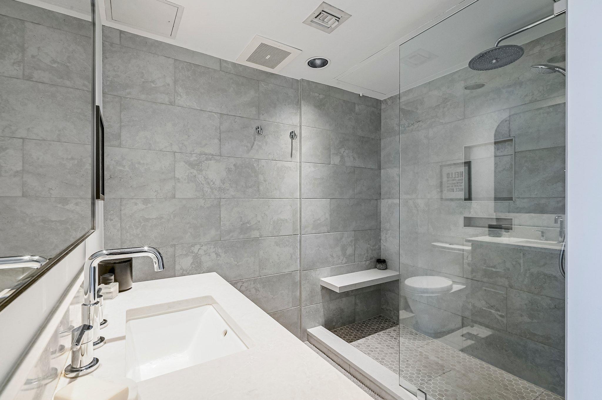 300 Bowie St # 2706, Austin, TX 78703