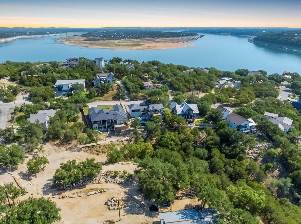 2107 Chisholm Trl, Spicewood, TX 78669