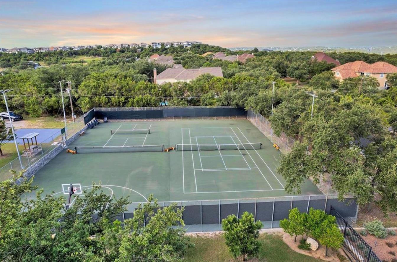 2107 Chisholm Trl, Spicewood, TX 78669